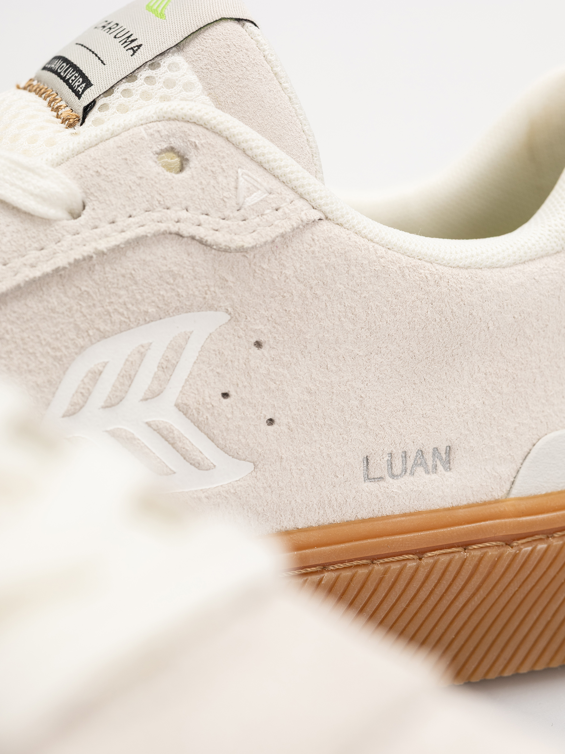 Buty Cariuma Luan Pro (gum smoke white suede off white logo)