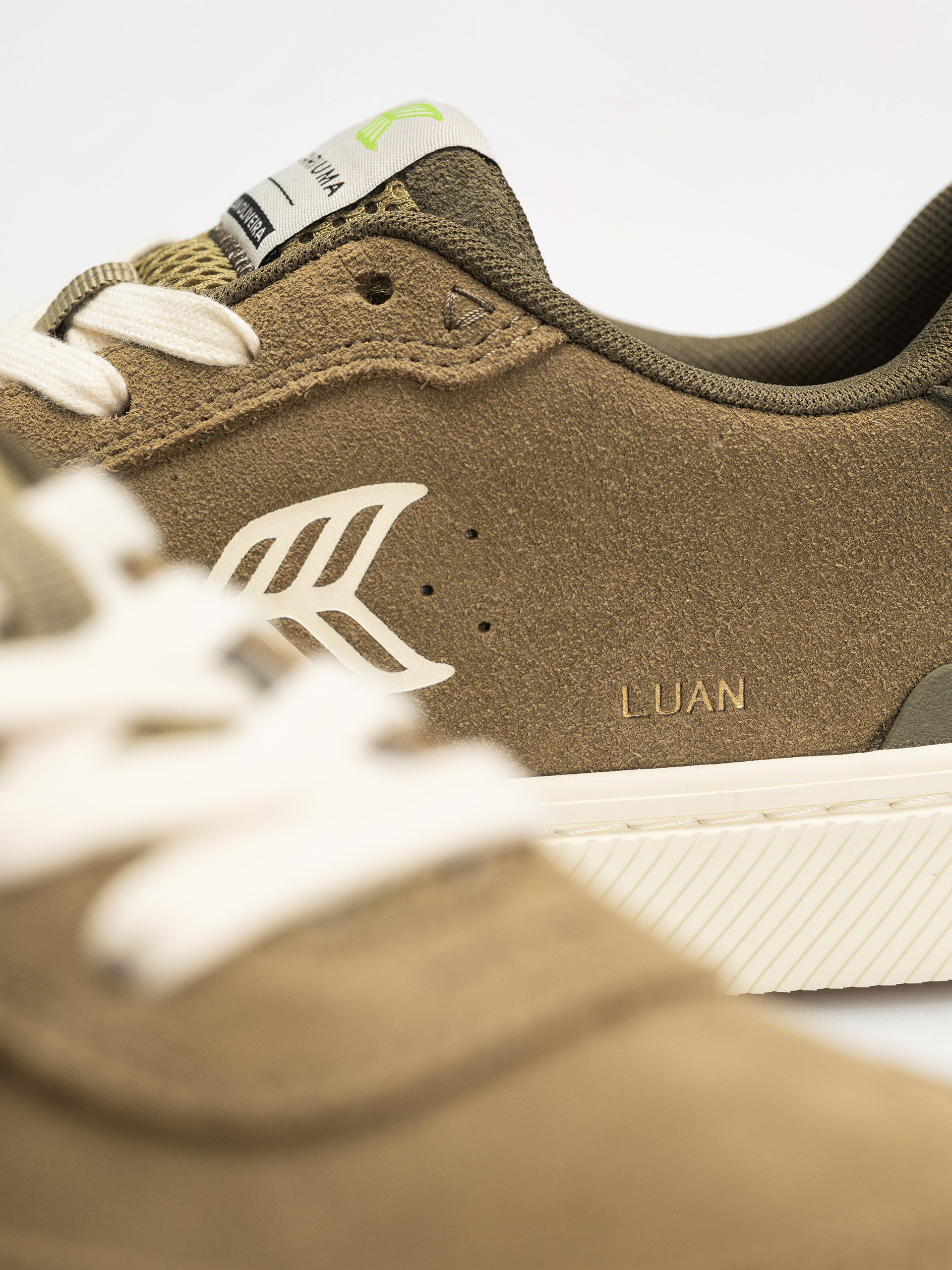 Buty Cariuma Luan Pro Wmn (olive green suede ivory logo burnt olive)