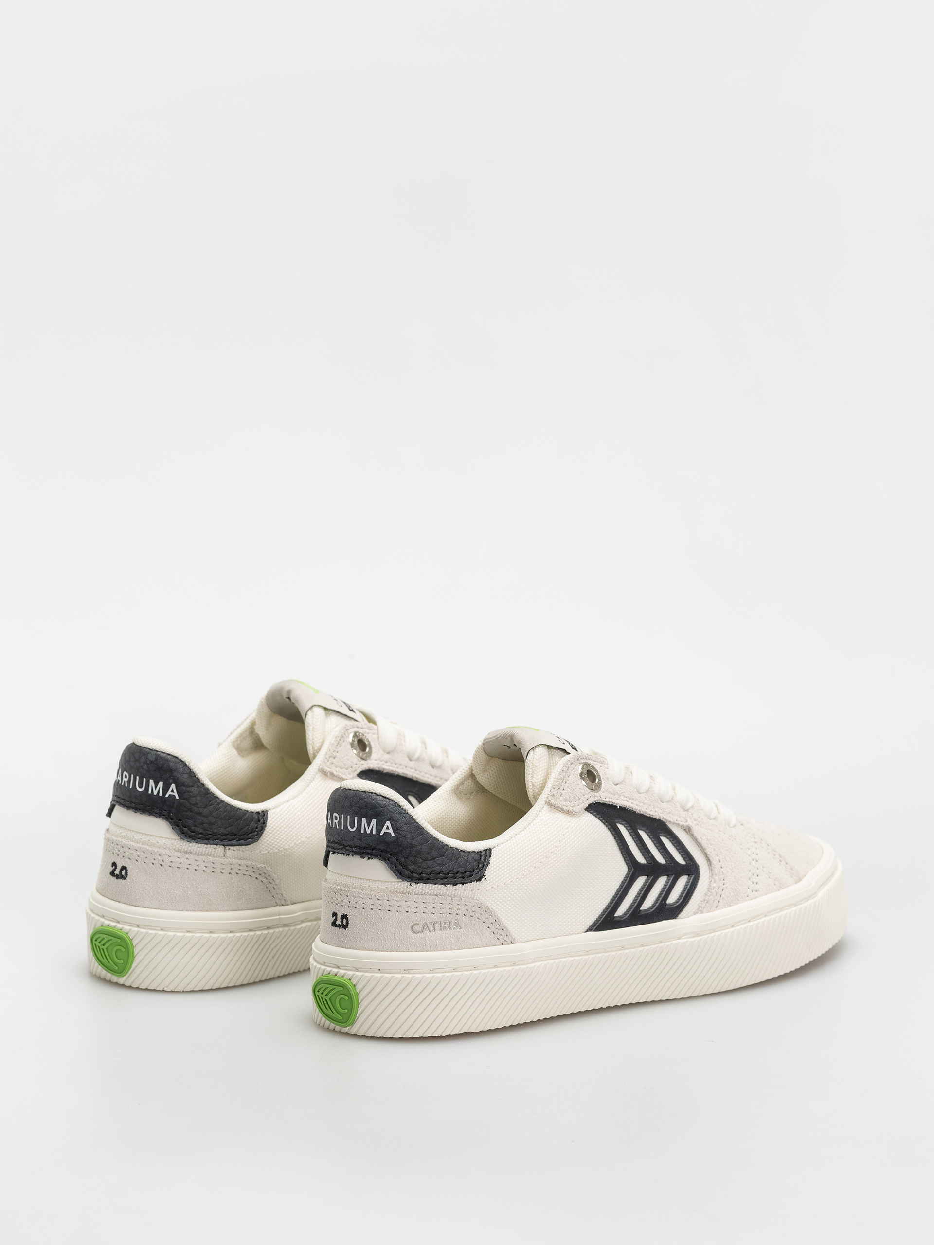 Buty Cariuma Catiba Pro 2.0 Wmn (smoke white suede off white cordura black logo)