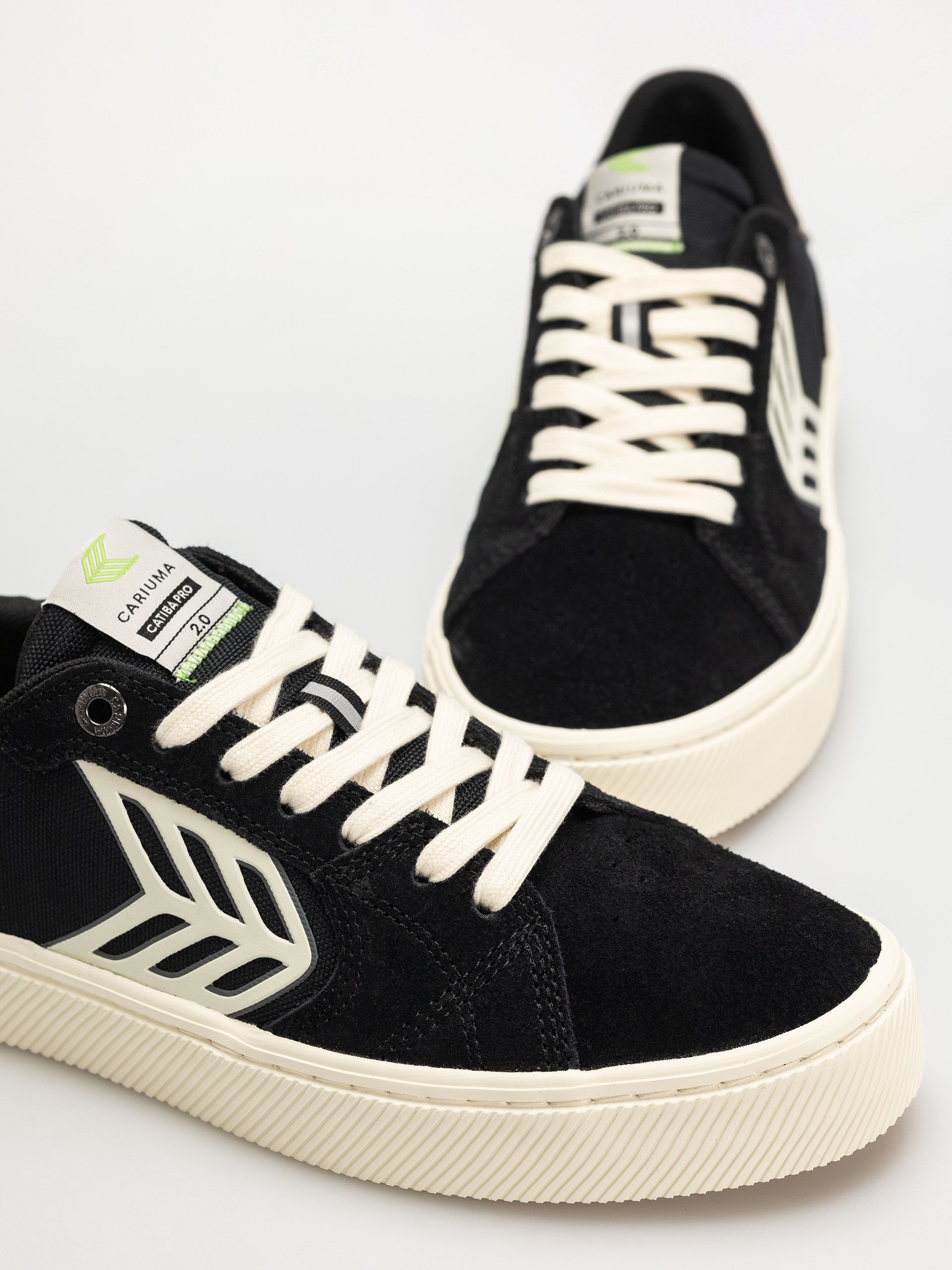 Buty Cariuma Catiba Pro 2.0 (black suede and cordura ivory logo)