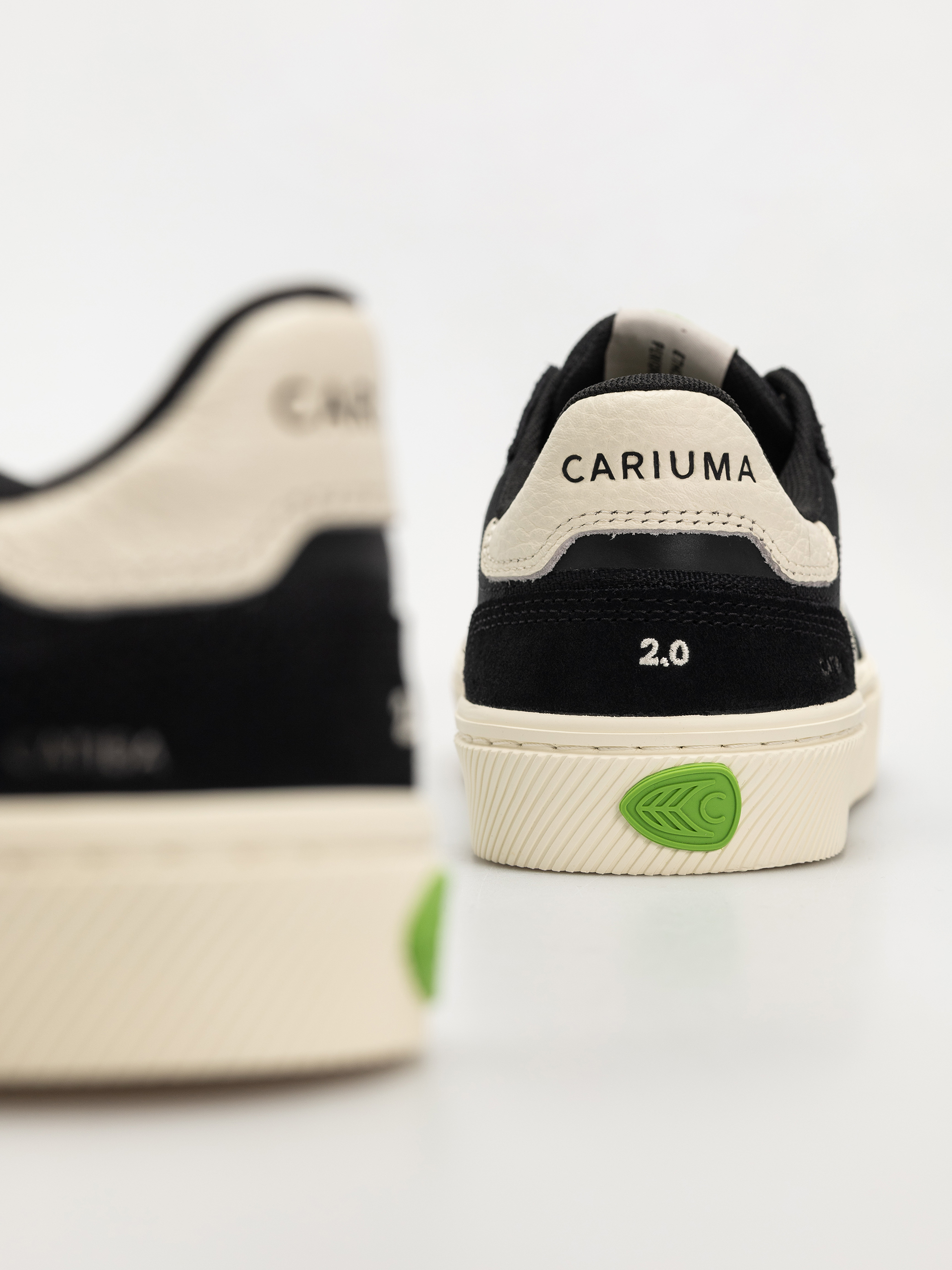 Buty Cariuma Catiba Pro 2.0 (black suede and cordura ivory logo)