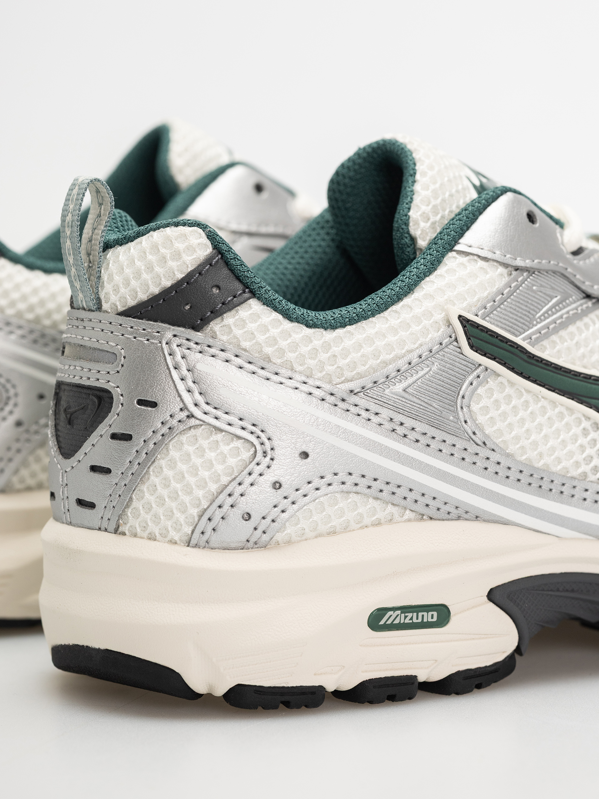 Buty Mizuno MXR (snow white/bistro green/silver)