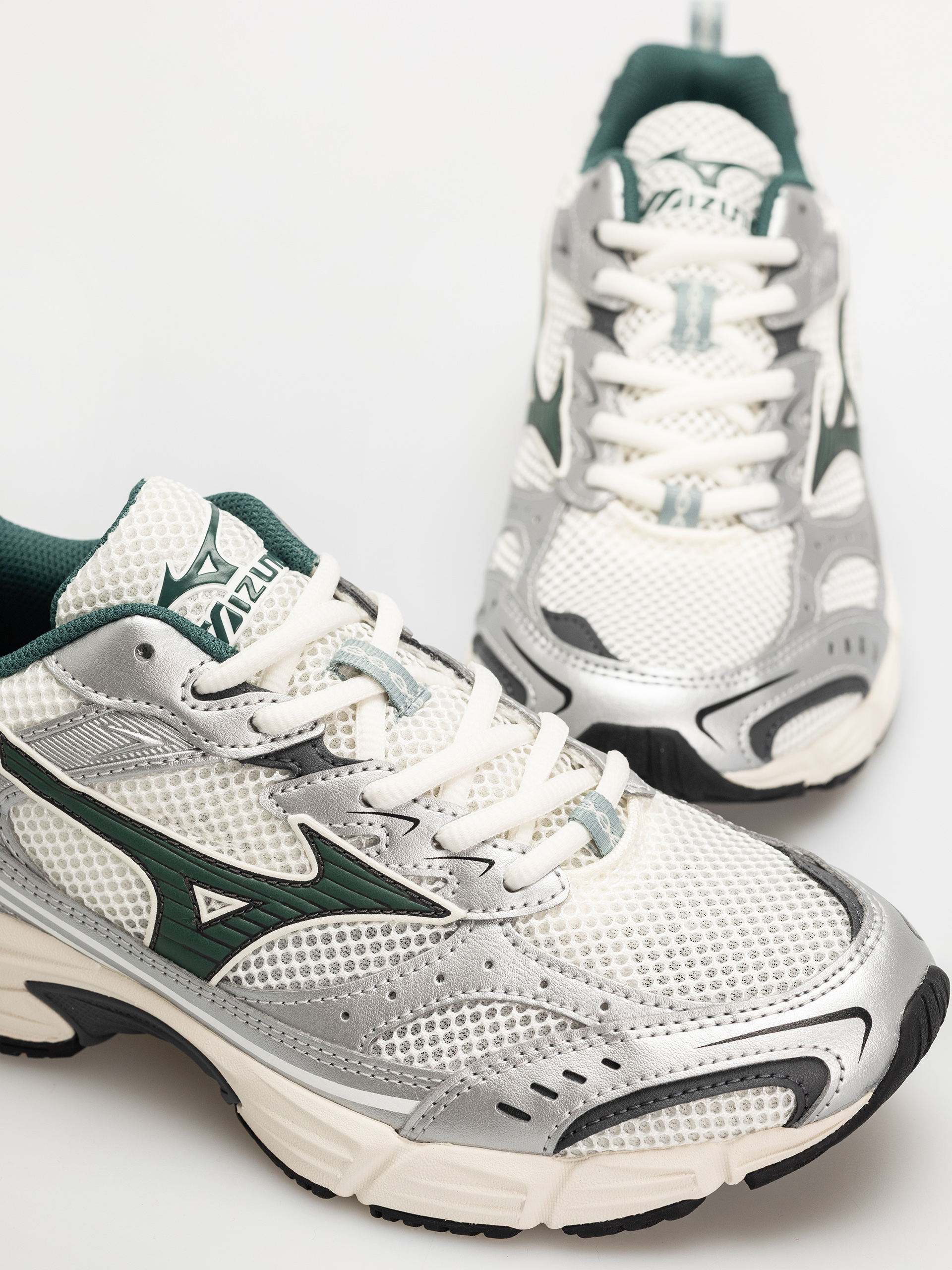 Buty Mizuno MXR (snow white/bistro green/silver)