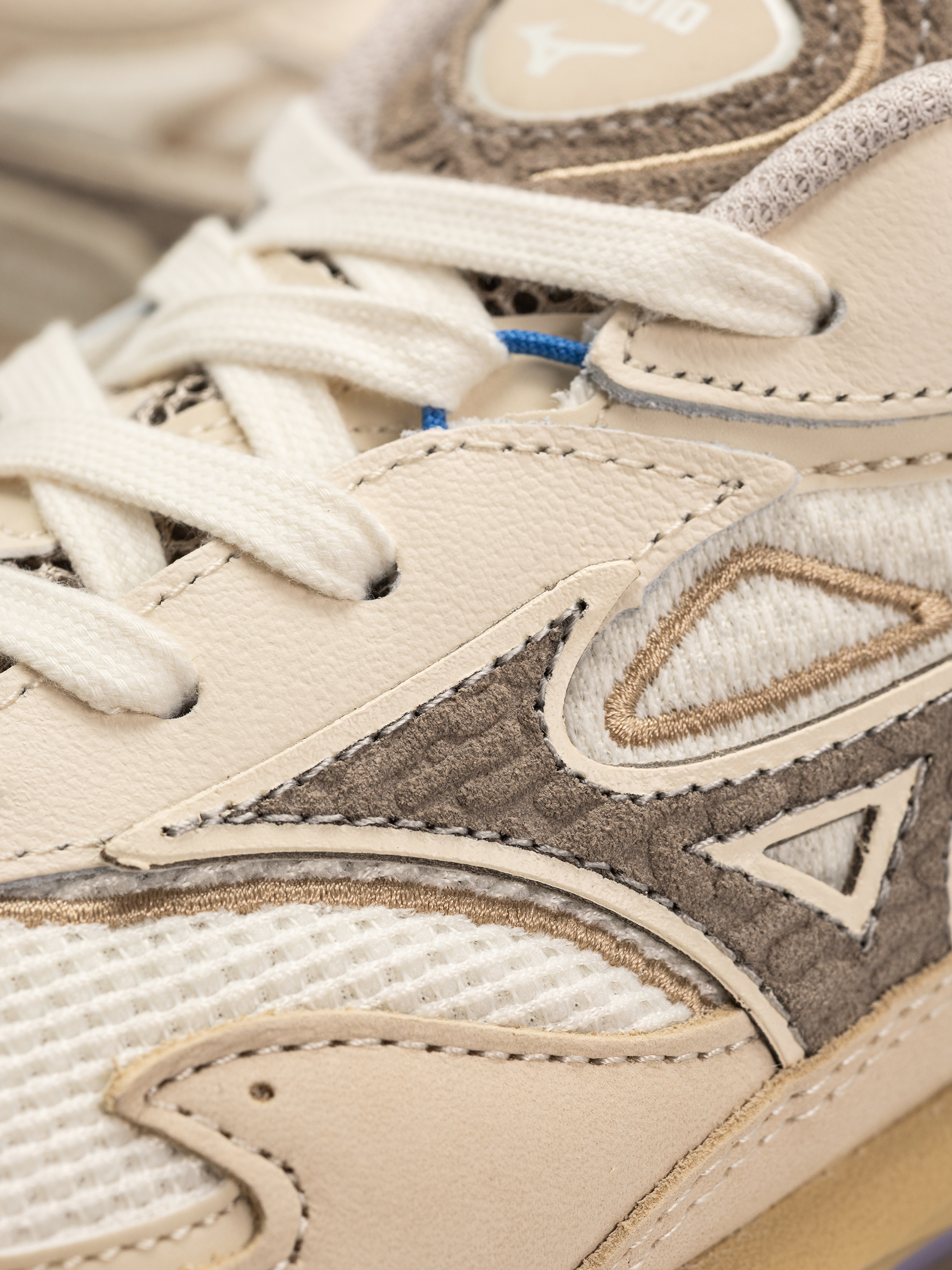 Buty Mizuno Wave Rider Βeta Premium (summer sand/vintage khaki/cedar)