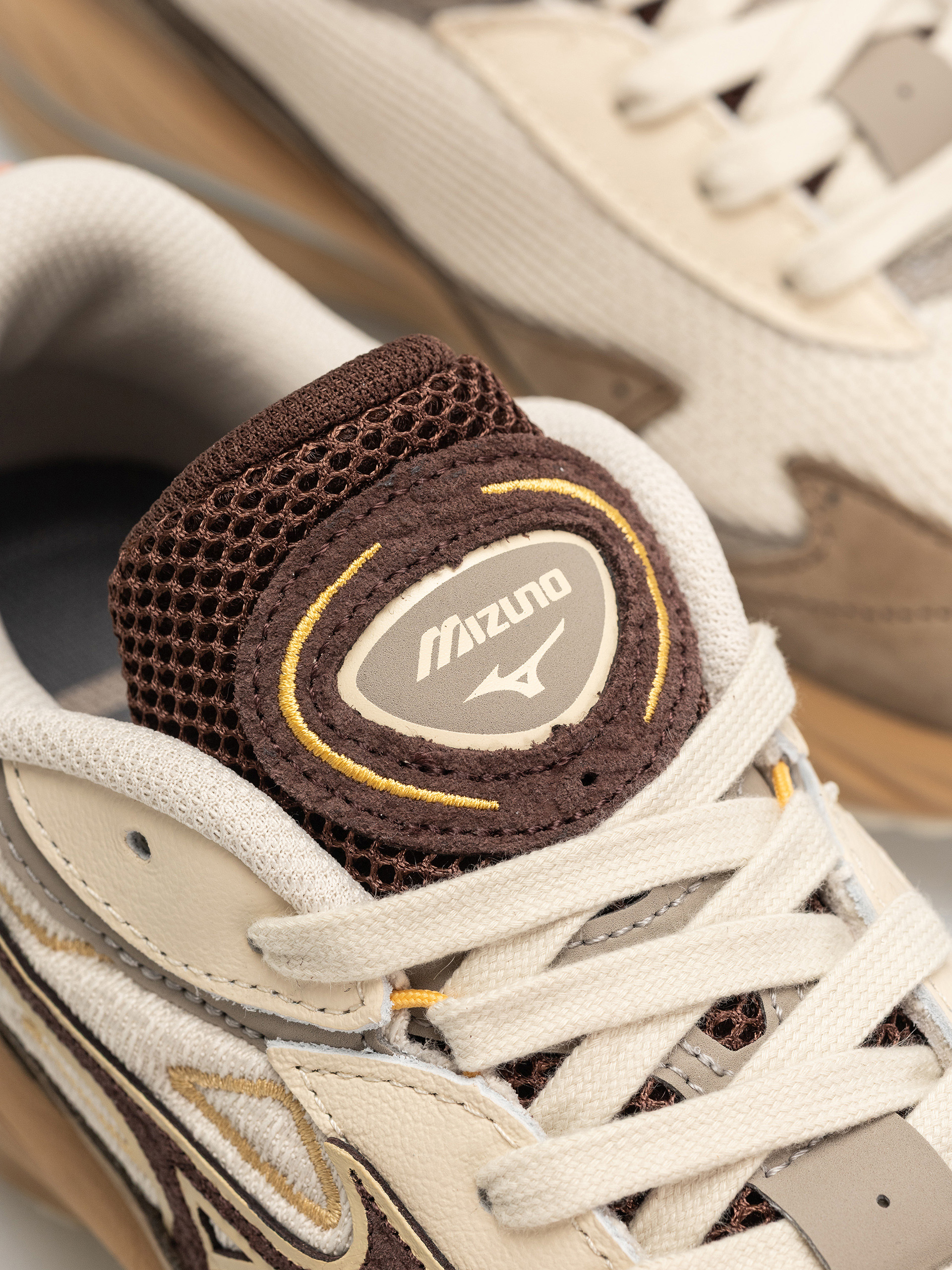 Buty Mizuno Wave Rider Βeta Premium (vintage khaki/chicory coffee/lantana)