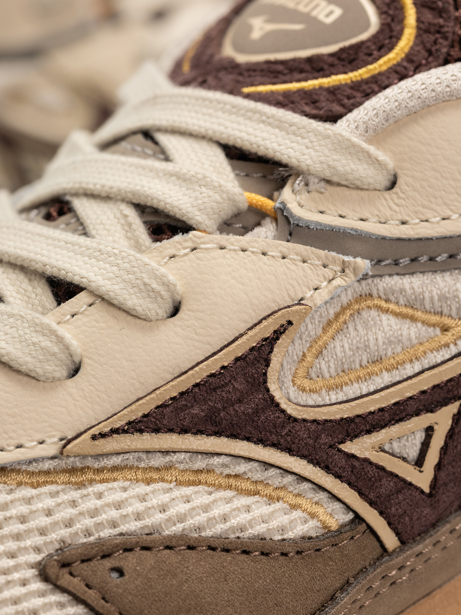 Buty Mizuno Wave Rider Βeta Premium (vintage khaki/chicory coffee/lantana)