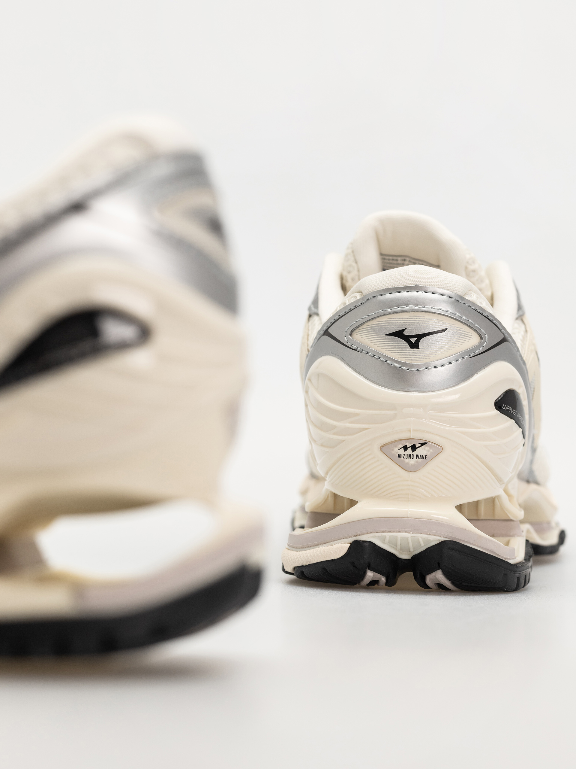 Buty Mizuno Wave Prophecy LS (pristine/black/silver)