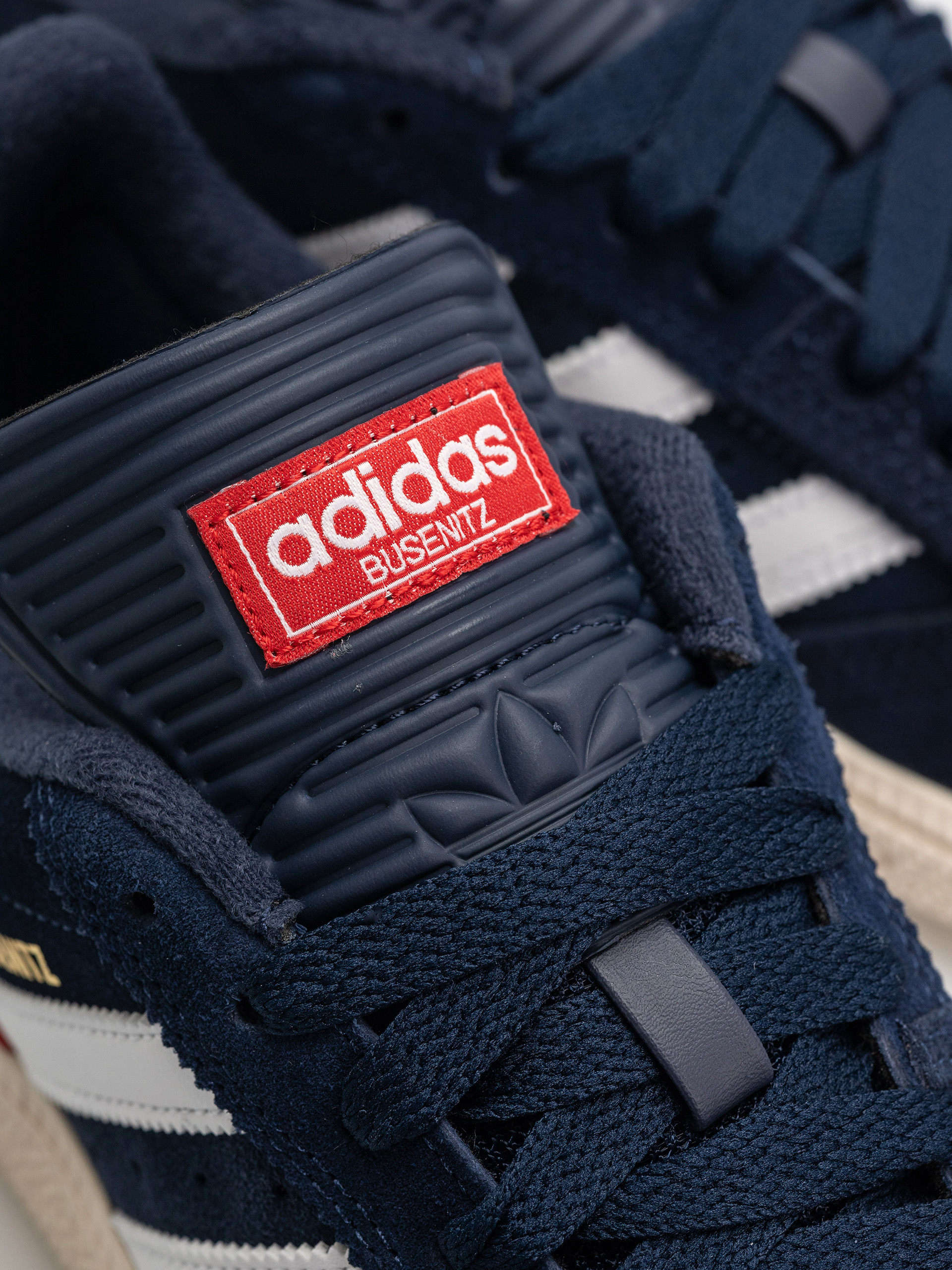 Buty adidas Busenitz (conavy/ftwwht/betsca)