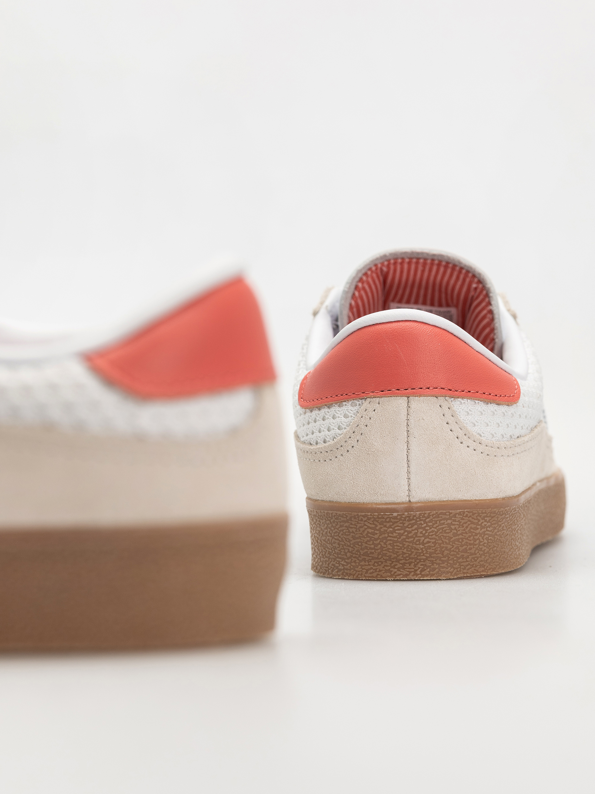 Buty adidas Puig Indoor (wonwhi/ftwwht/gum4)