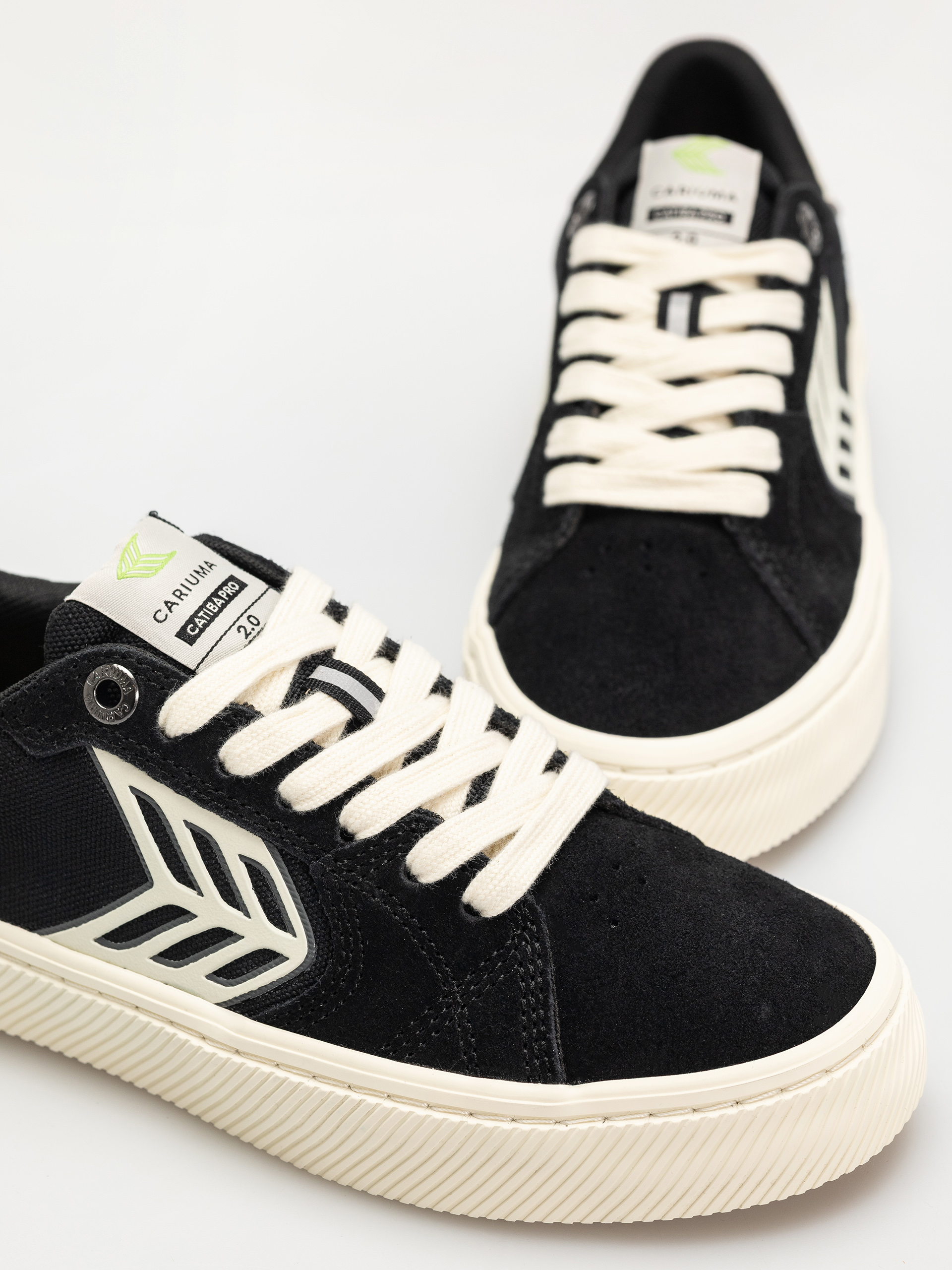 Buty Cariuma Catiba Pro 2.0 Wmn (black suede and cordura ivory logo)