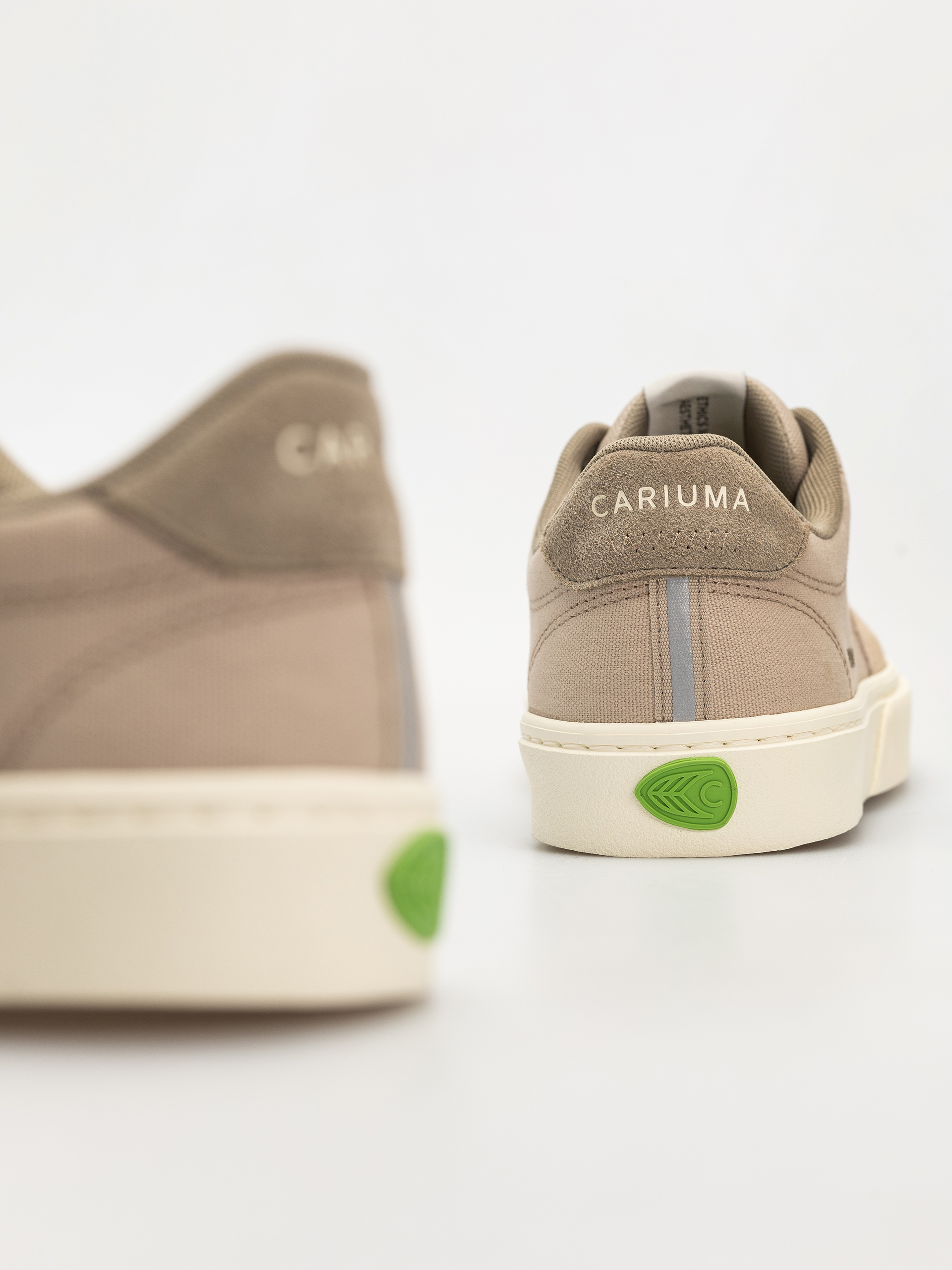 Buty Cariuma Naioca Pro (plaza taupe suede and canvas ivory logo laurel oak)
