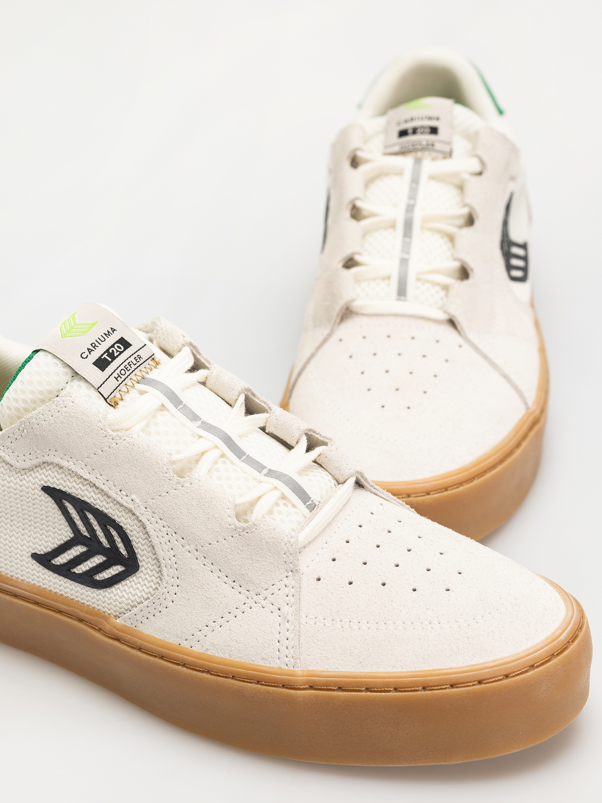 Buty Cariuma T20 Pro (gum smoke white suede and mesh black logo green)