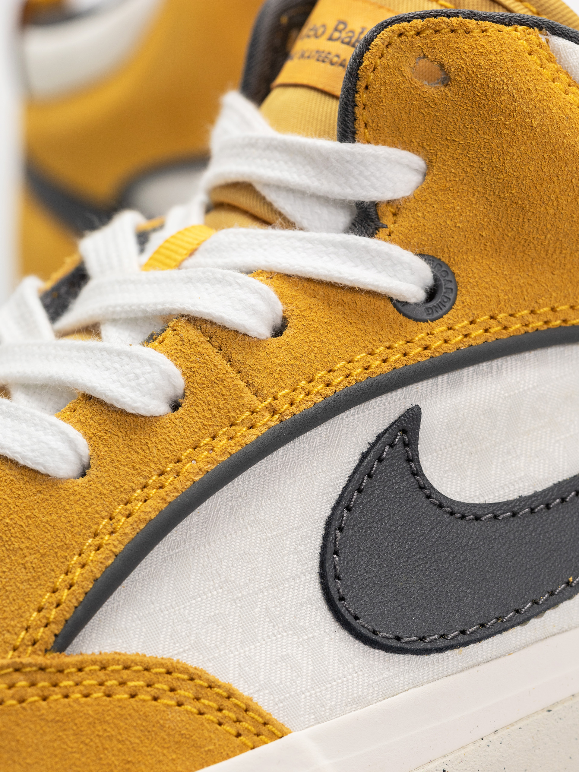 Buty Nike SB React Leo (university gold/dark grey)