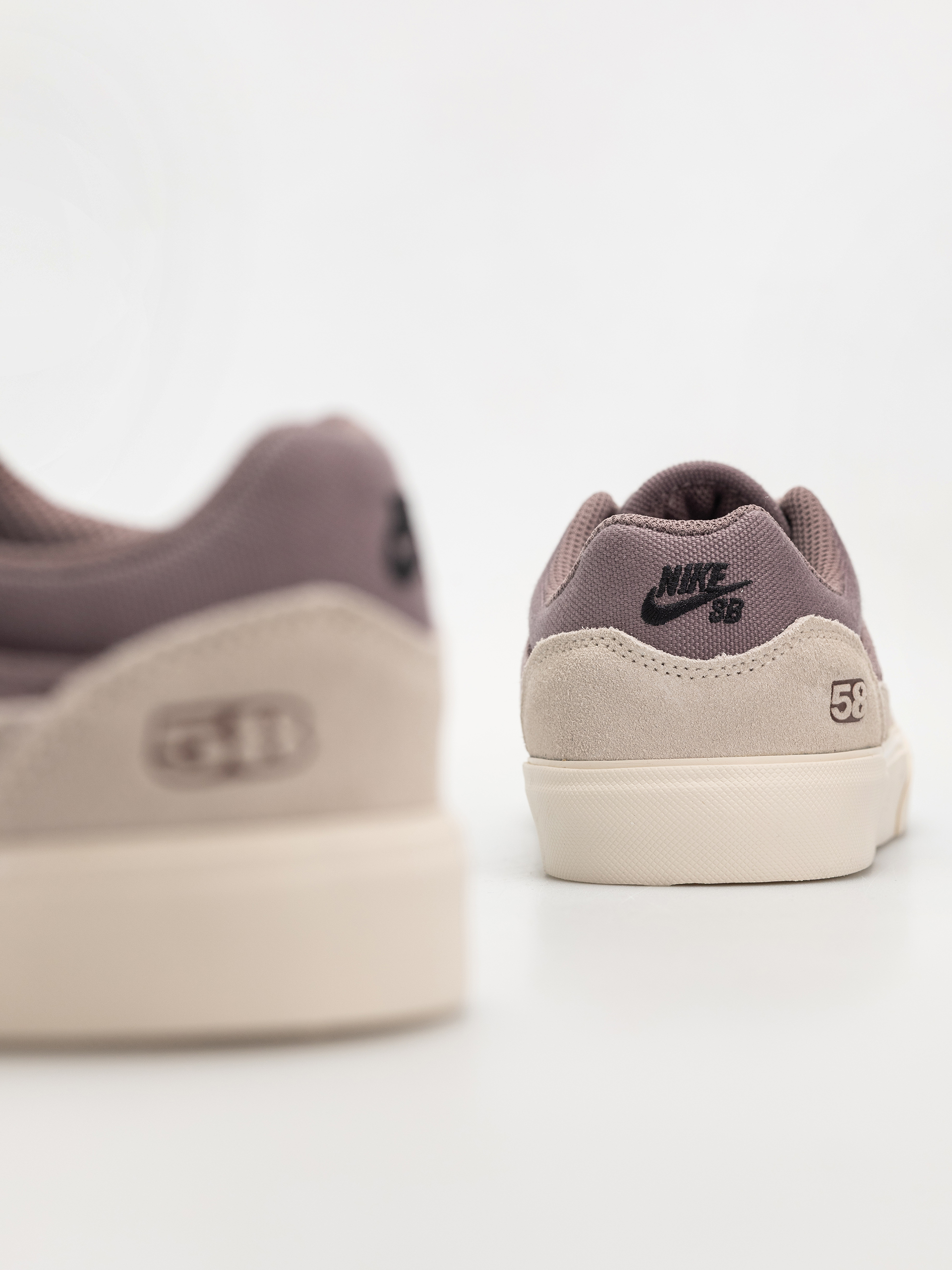 Buty Nike SB Malor TE (taupe grey/black lt orewood brn cinnamon)