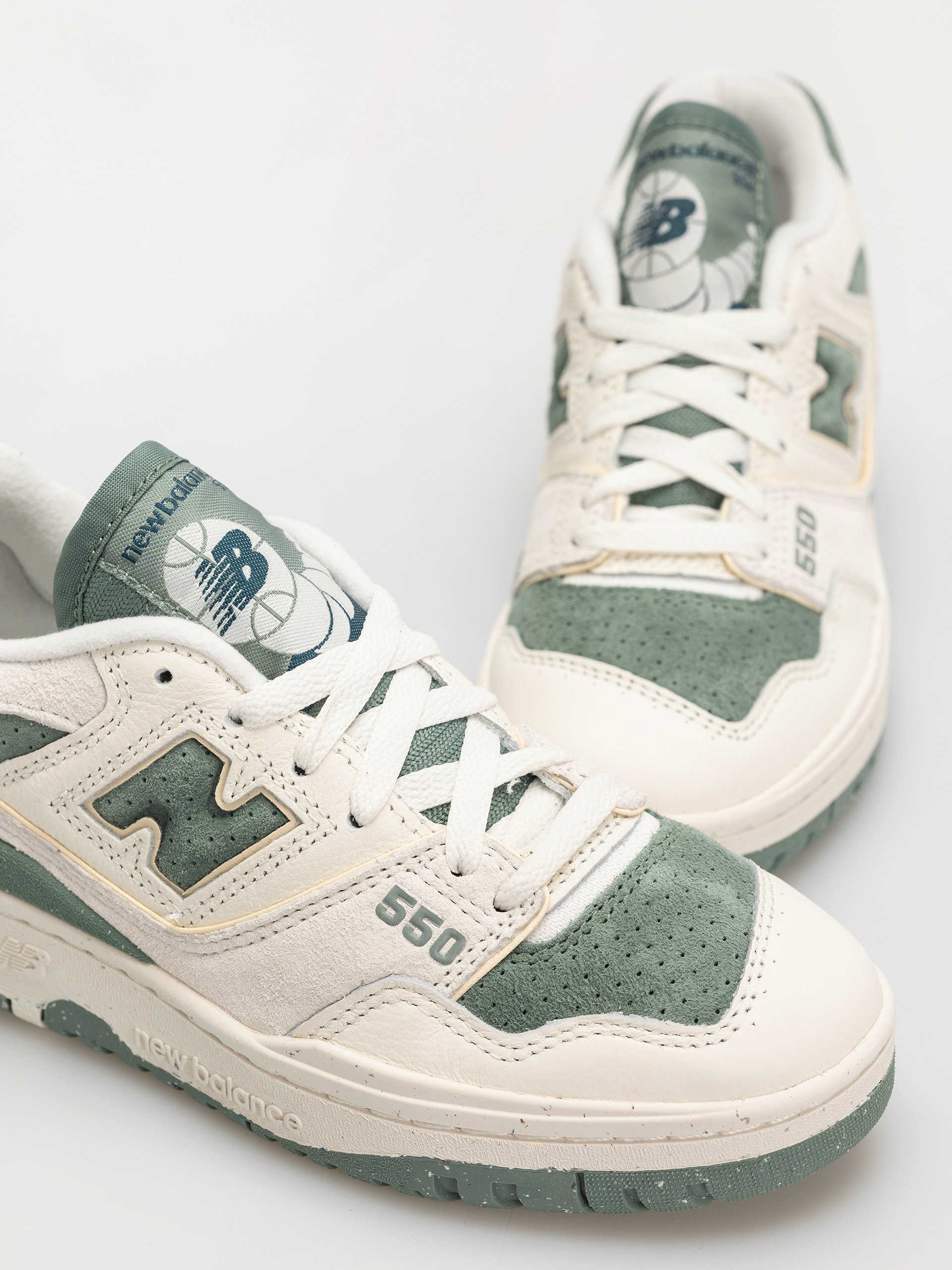 Buty New Balance 550 Wmn (sea salt)