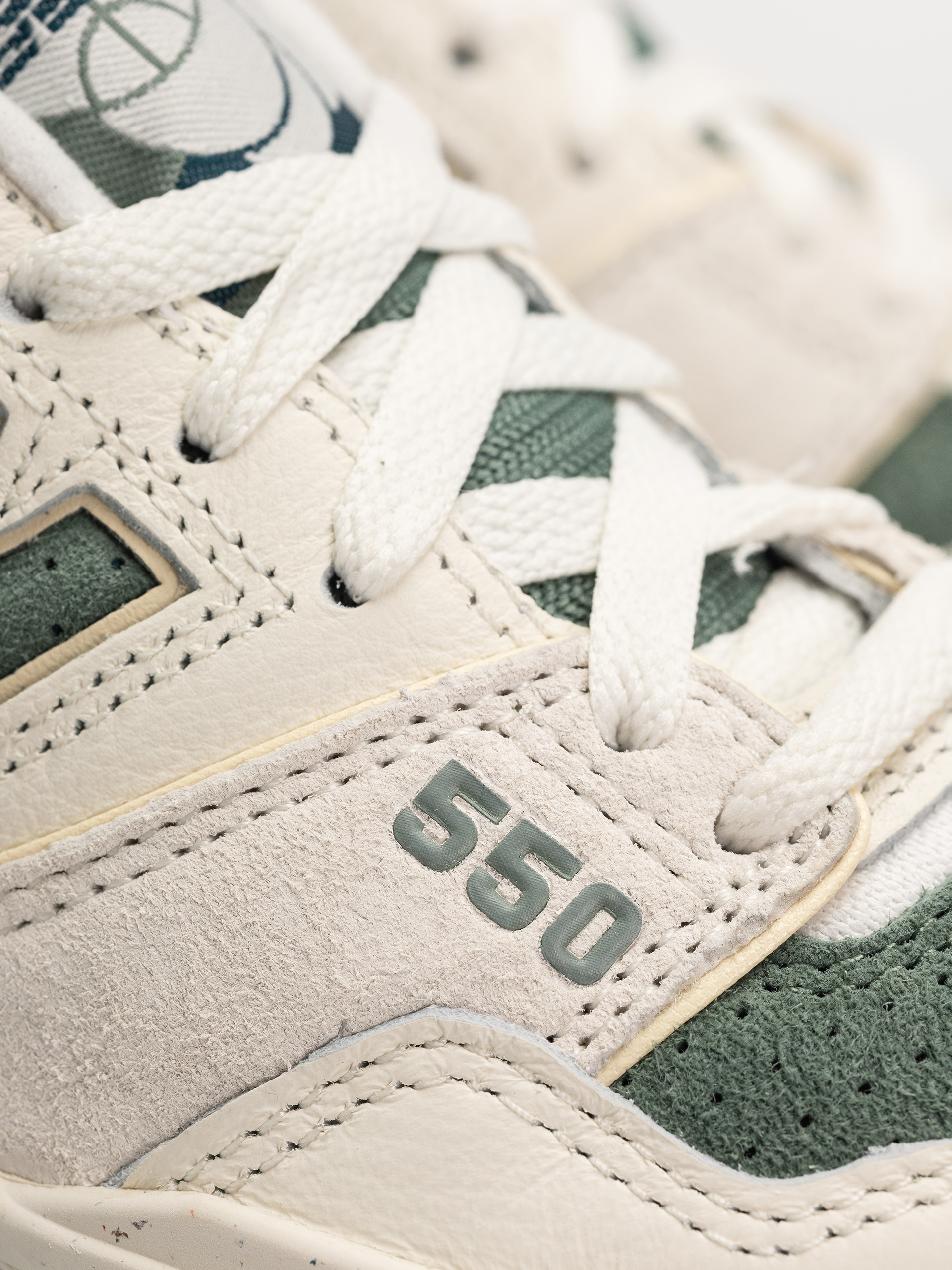 Buty New Balance 550 Wmn (sea salt)