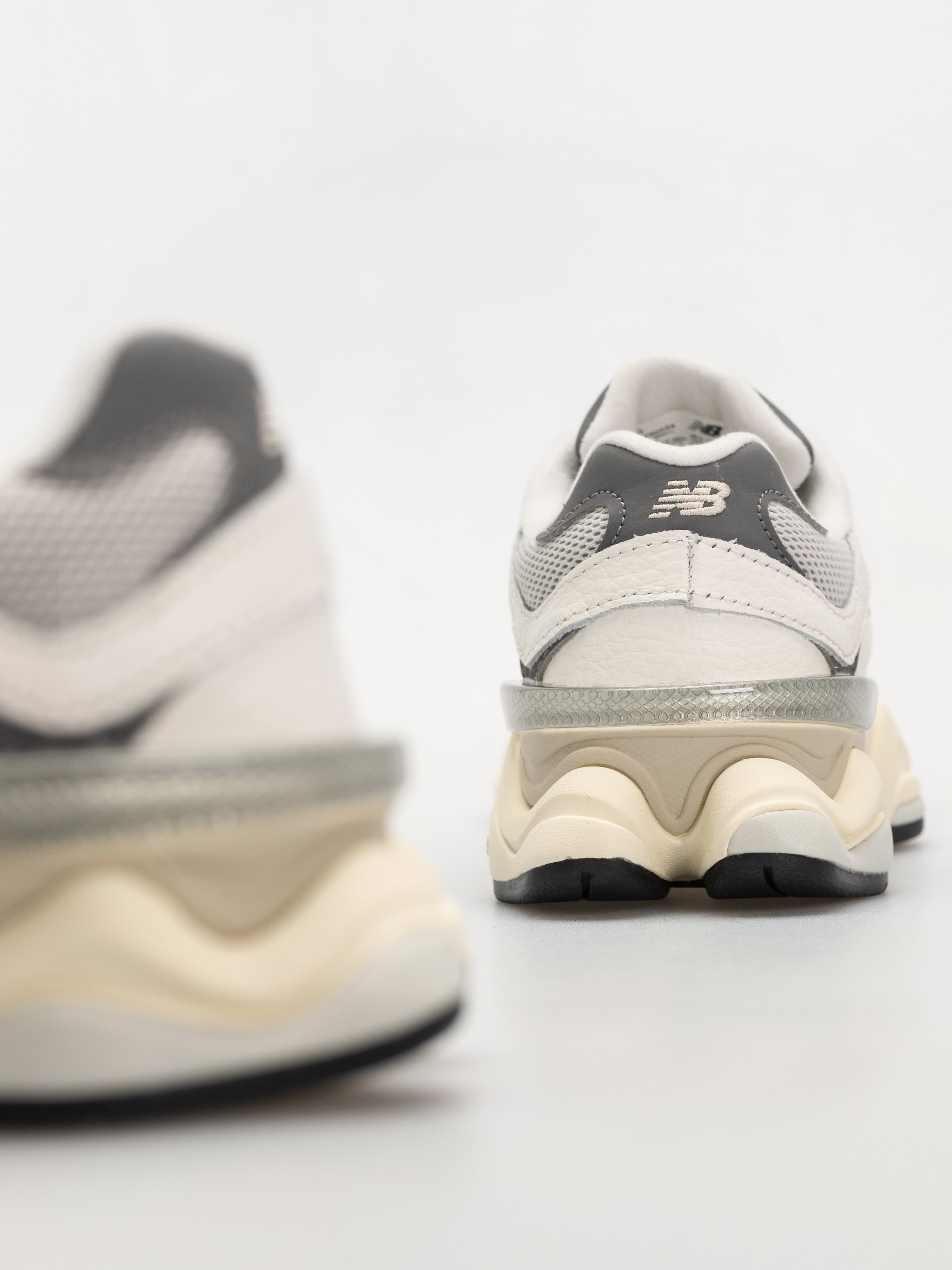 Buty New Balance 9060 (sea salt)