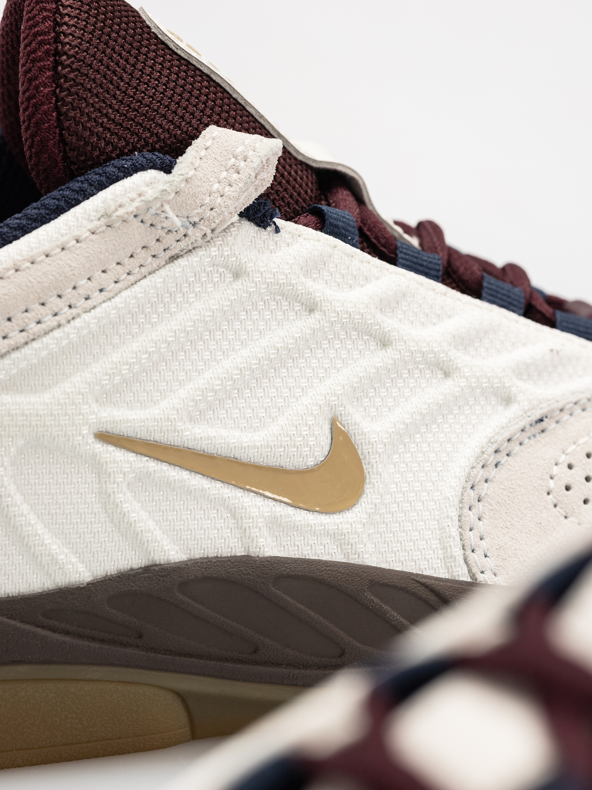 Buty Nike SB Vertebrae (phantom/parachute beige burgundy crush)