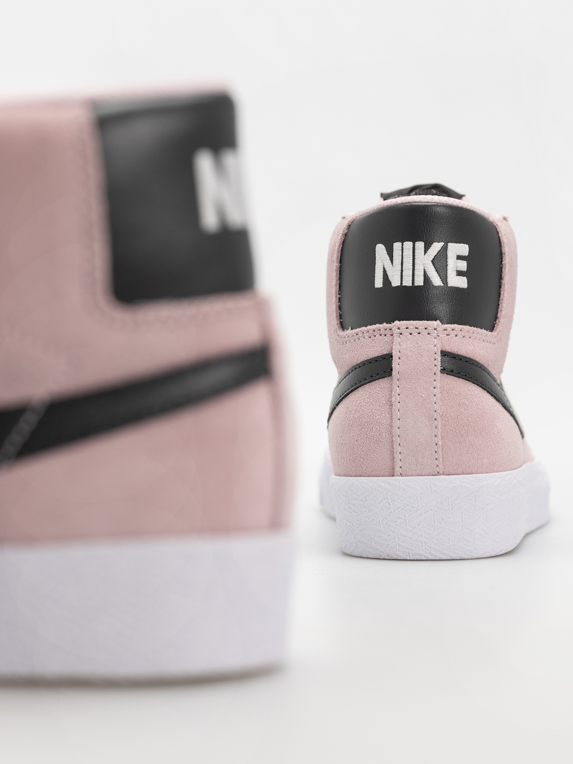 Buty Nike SB Zoom Blazer Mid (pink foam/anthracite white gum yellow)