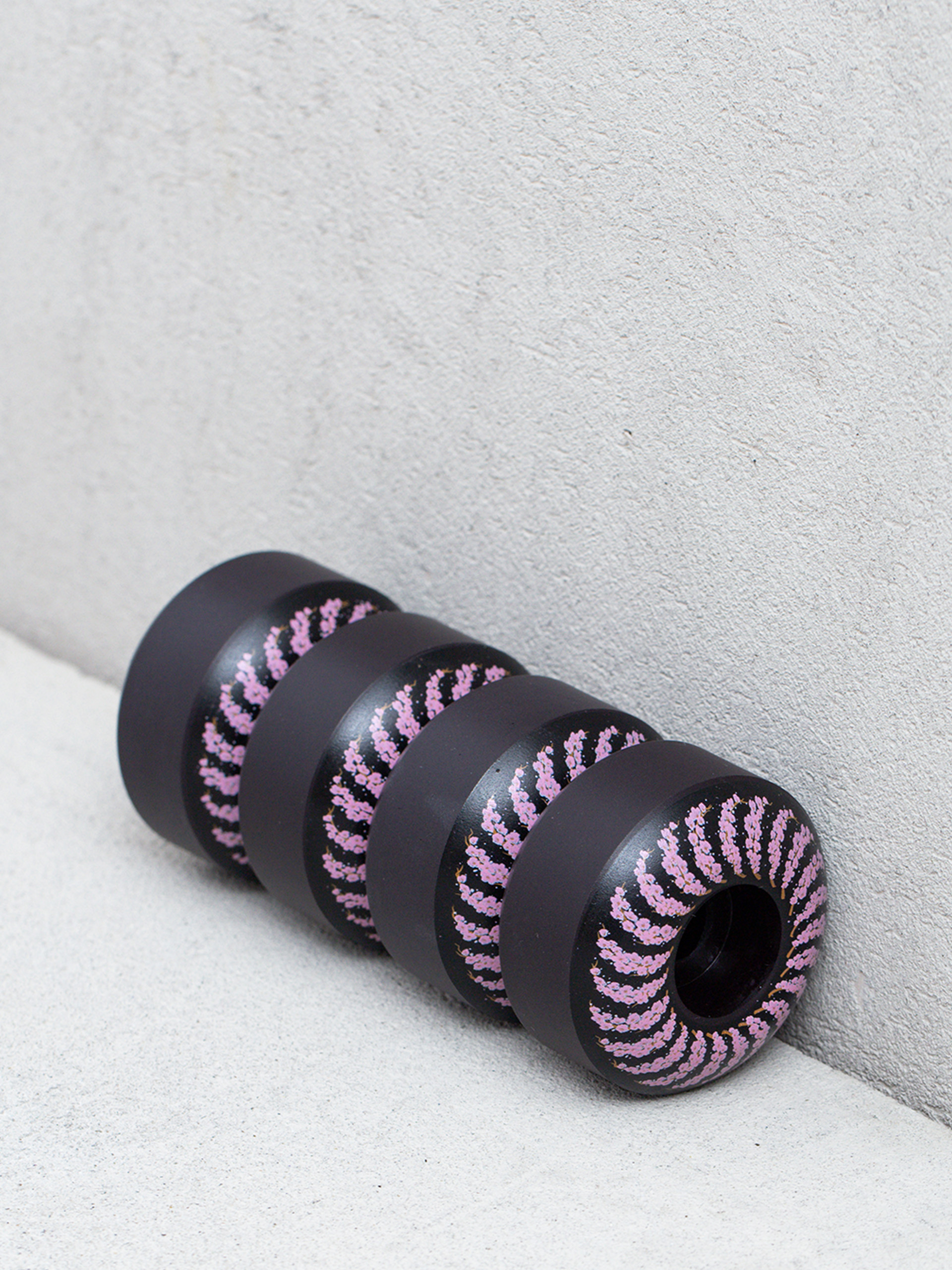 Kółka Spitfire F4 99D Yuto Cherry Blossom Classics (black)