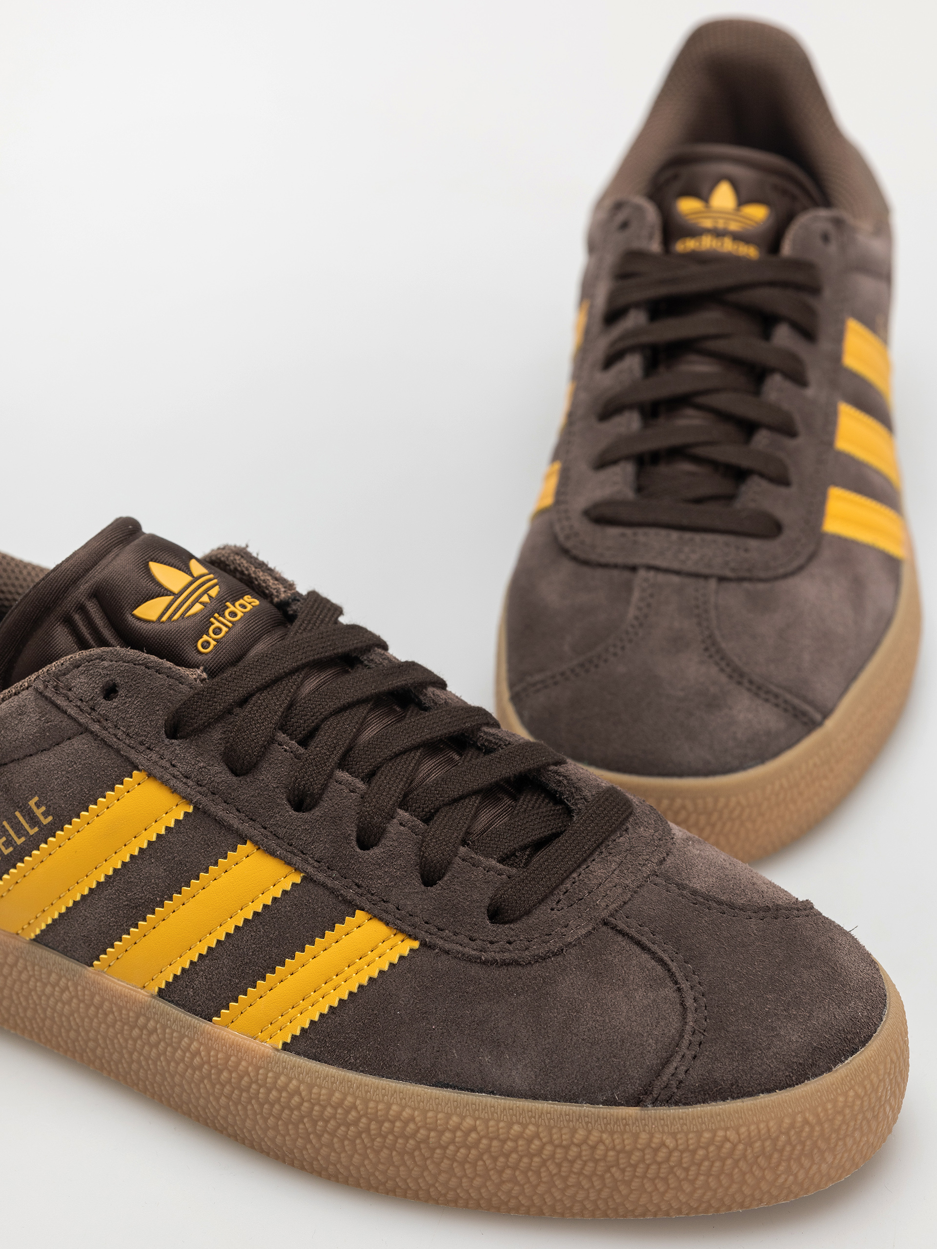 Buty adidas Gazelle ADV (crywht/crywht/gum4)