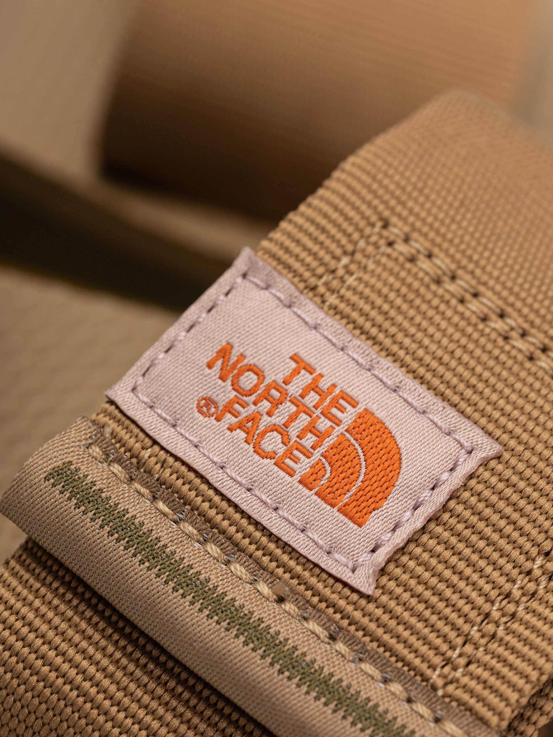 Sandały The North Face Skeena Platform Wmn (sahara/iron bronze)