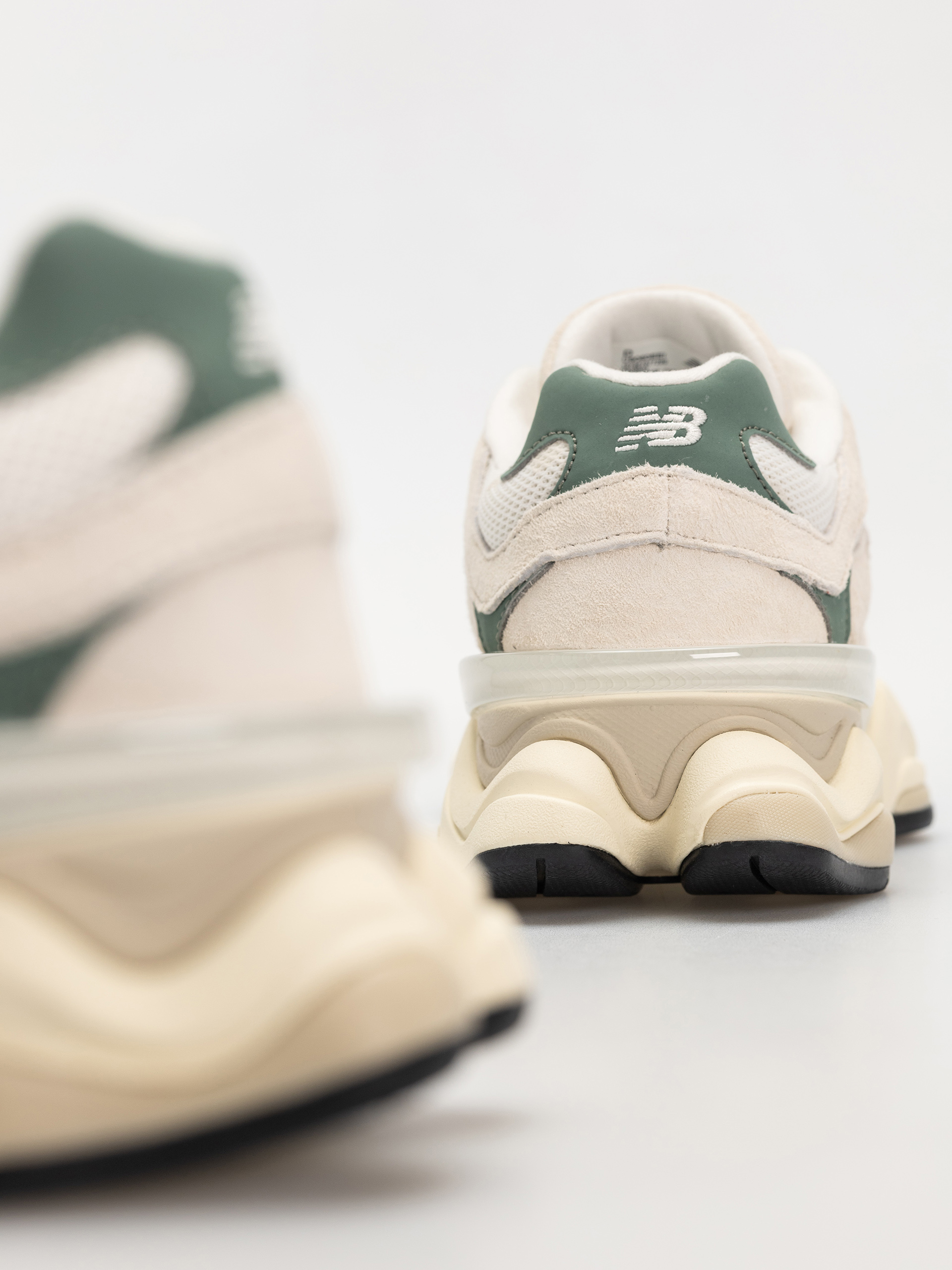 Buty New Balance 9060 (linen)