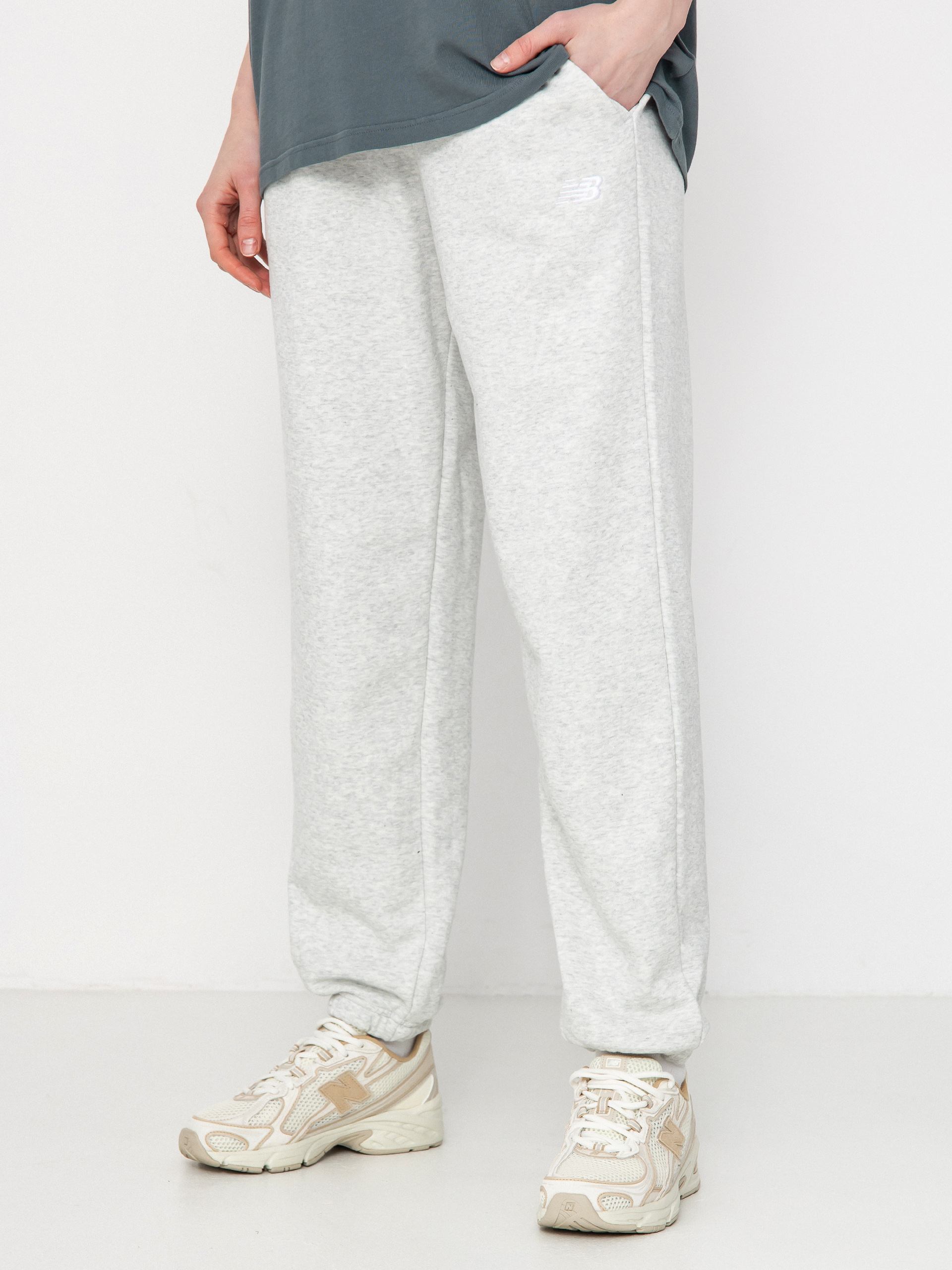 Spodnie New Balance French Terry Wmn (ashheath)