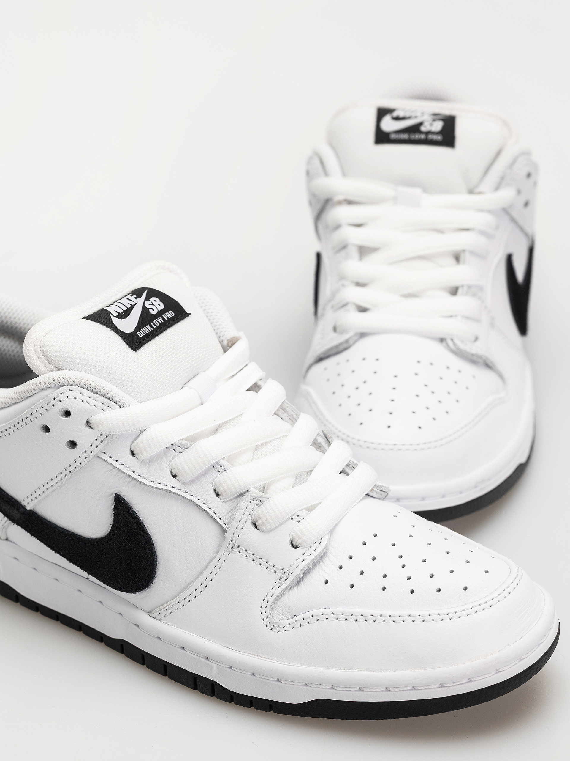 Buty Nike SB Dunk Low Pro (white/black white black)