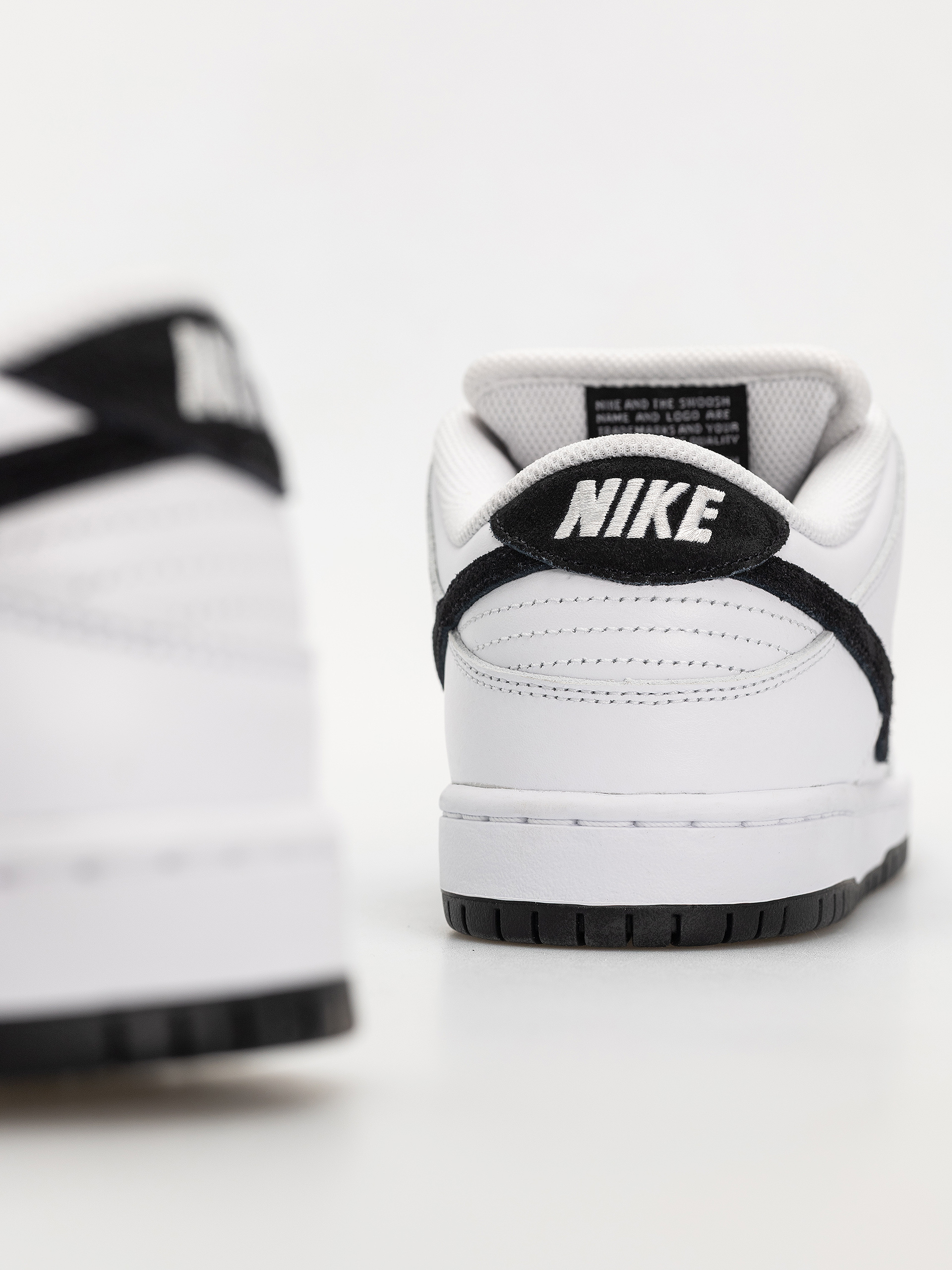 Buty Nike SB Dunk Low Pro (white/black white black)
