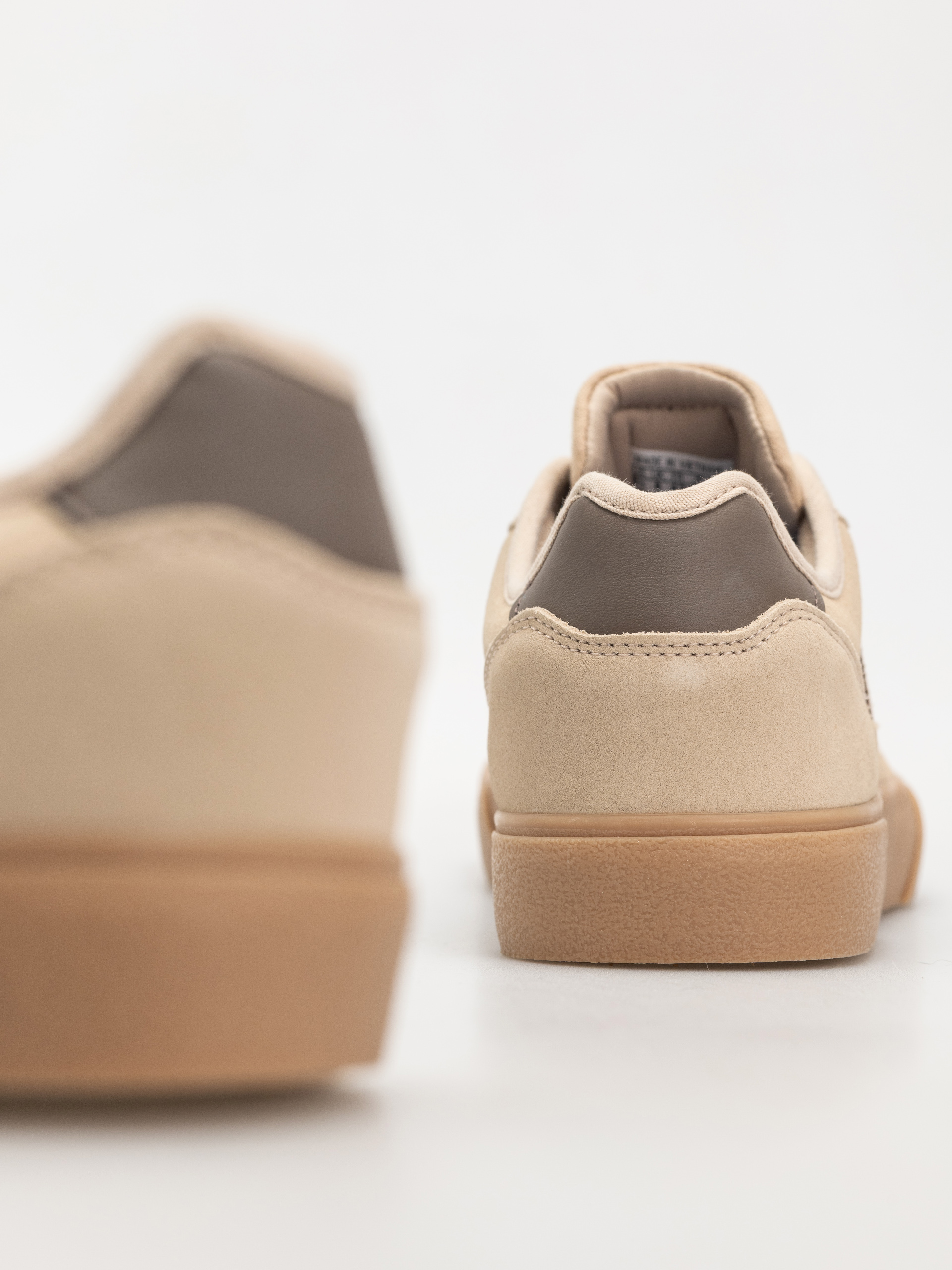 Buty adidas Court Tns Premiere (magbei/earstr/gum4)