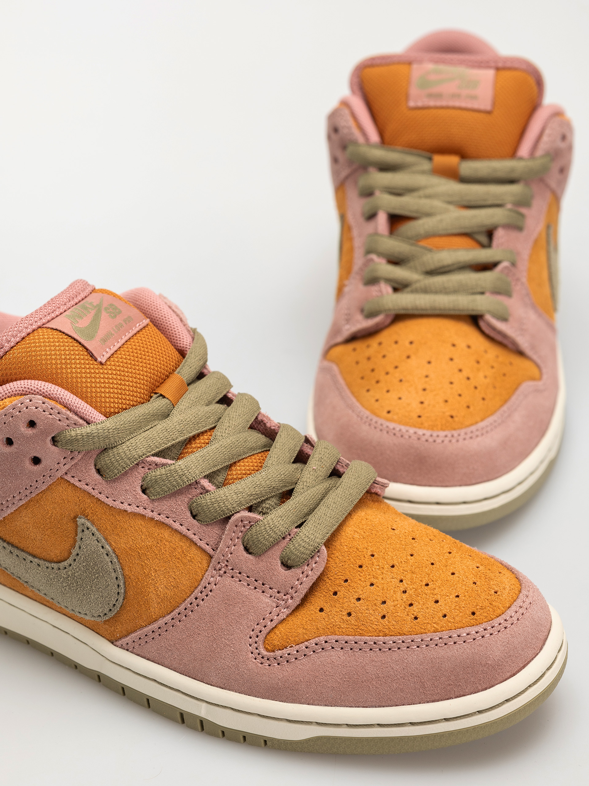 Buty Nike SB Dunk Low Pro (red stardust/neutral olive monarch)