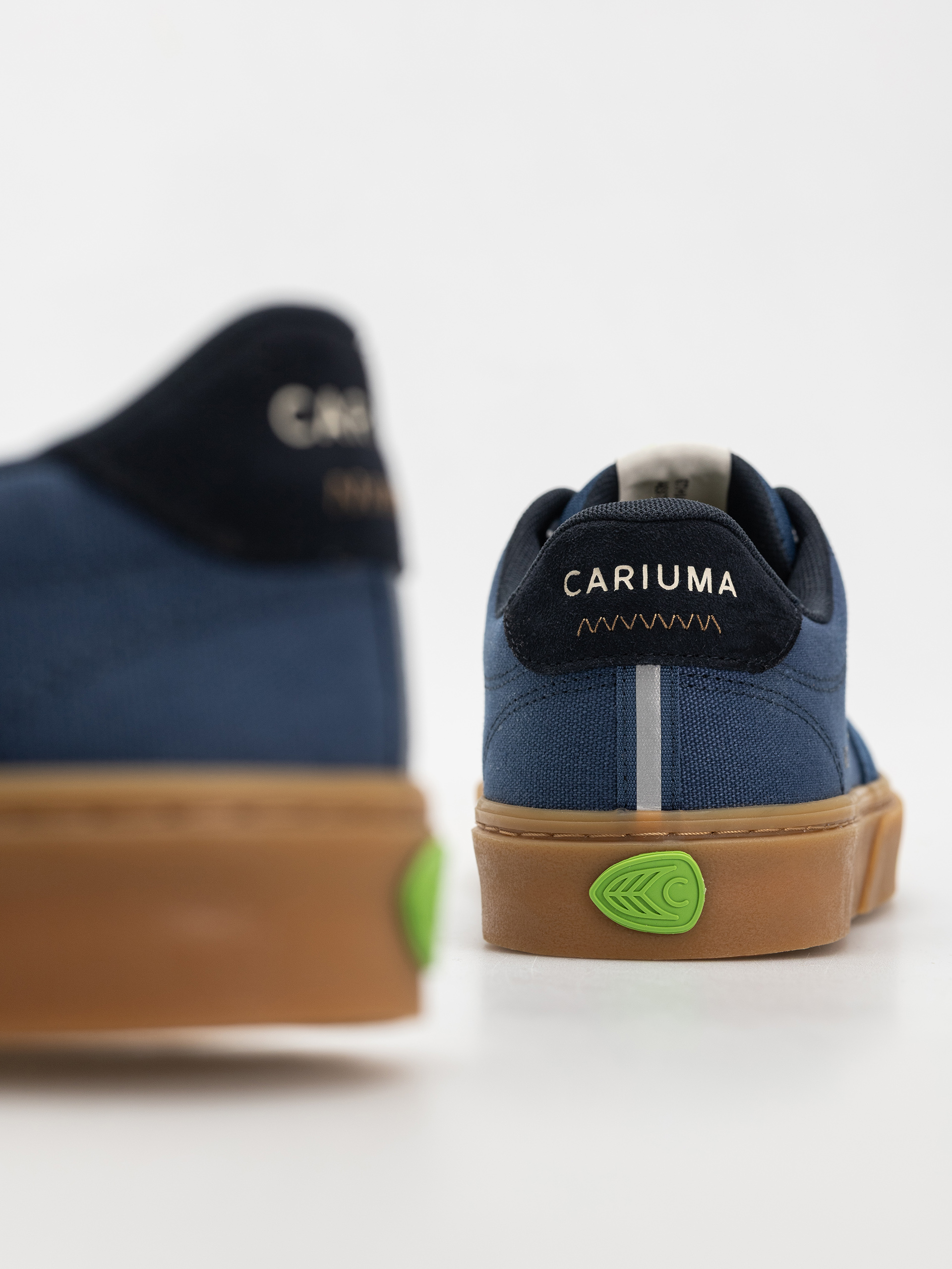 Buty Cariuma Naioca Pro (gum shadow blue suede and canvas ivory logo navy)