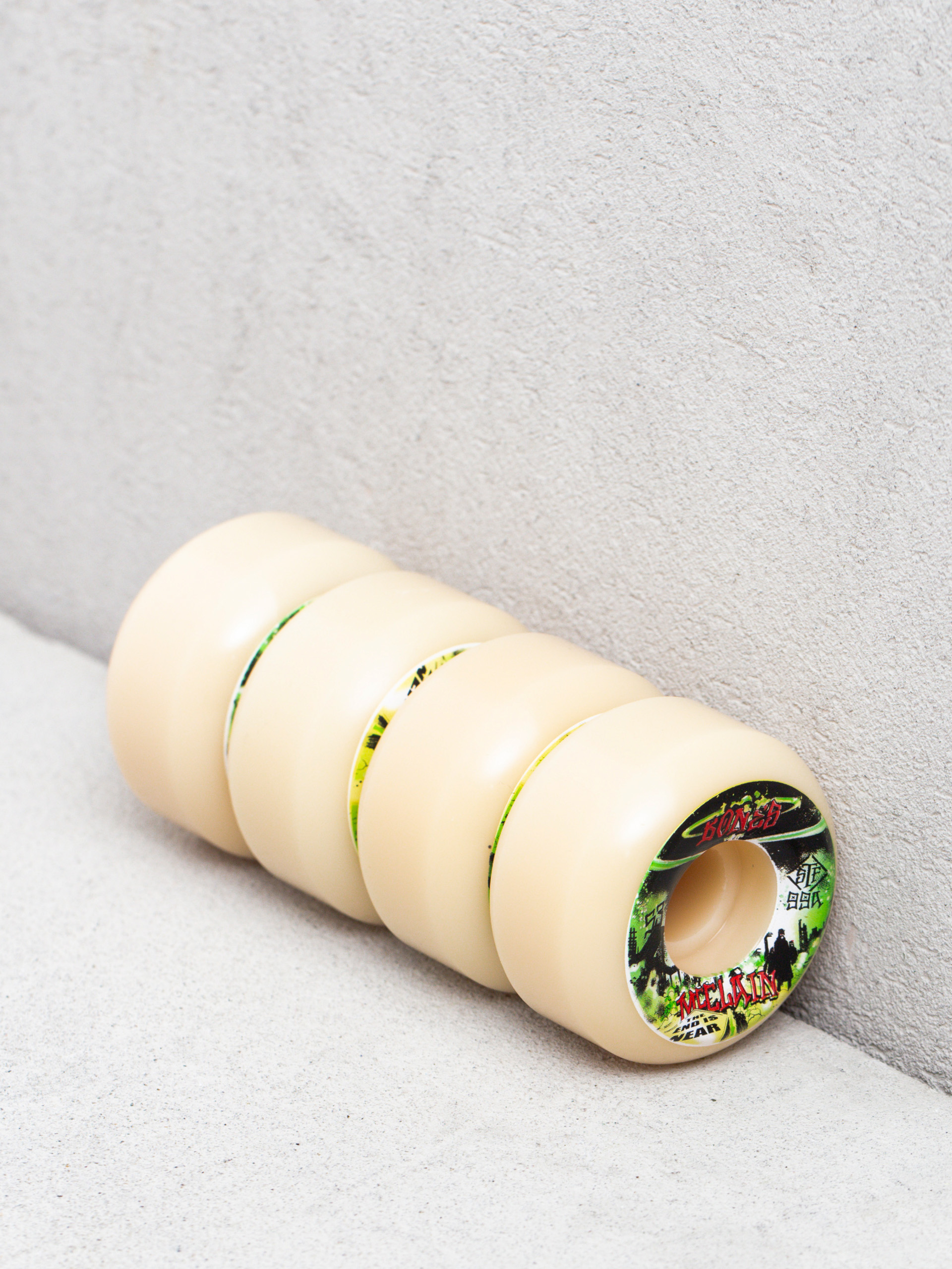 Kółka Bones Mcclain Apolcalypse V5 Sdecut Stf 99A (white/green)