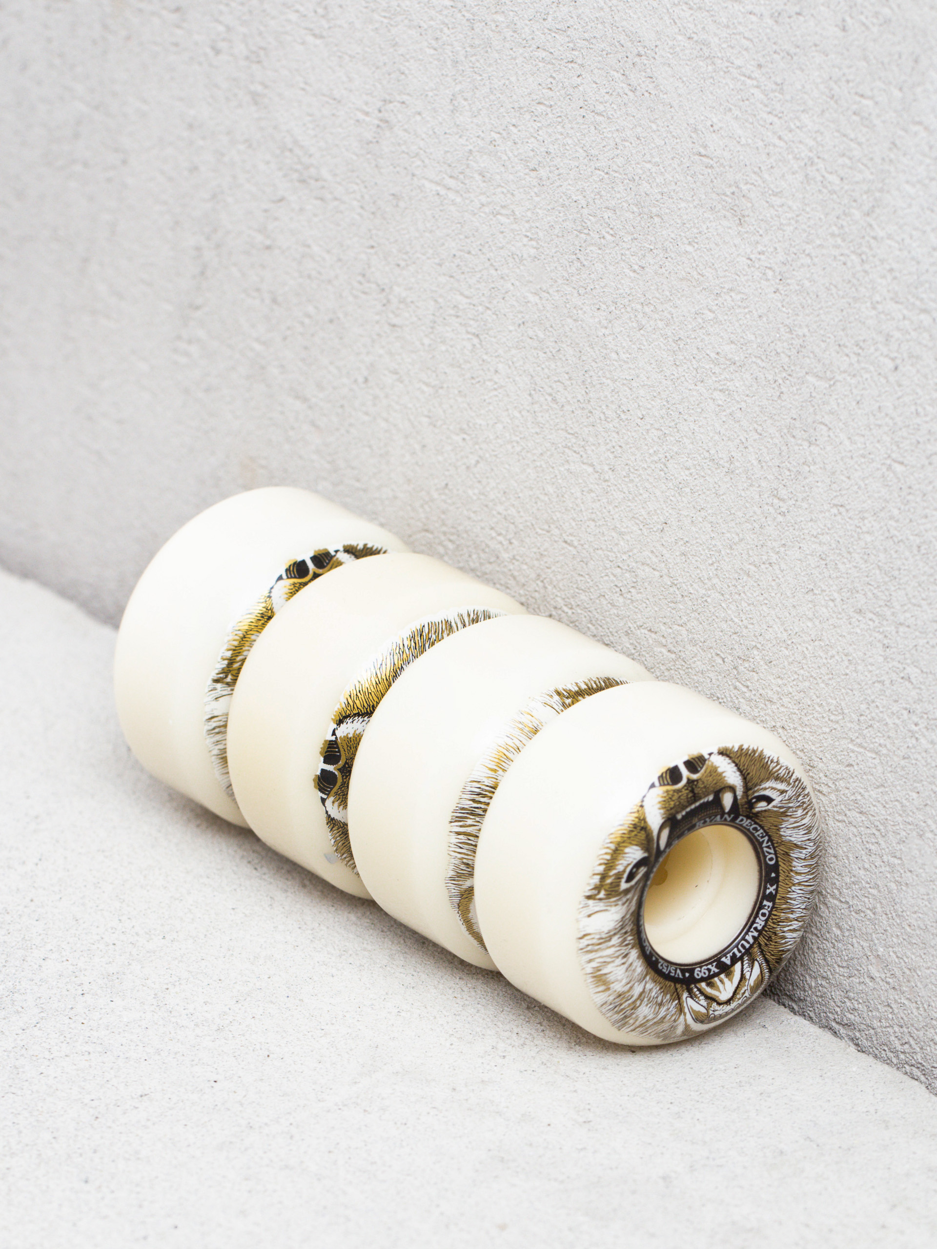 Kółka Bones X Formula Decenzo Bear Grills V5 Sidecut 99A (natural)