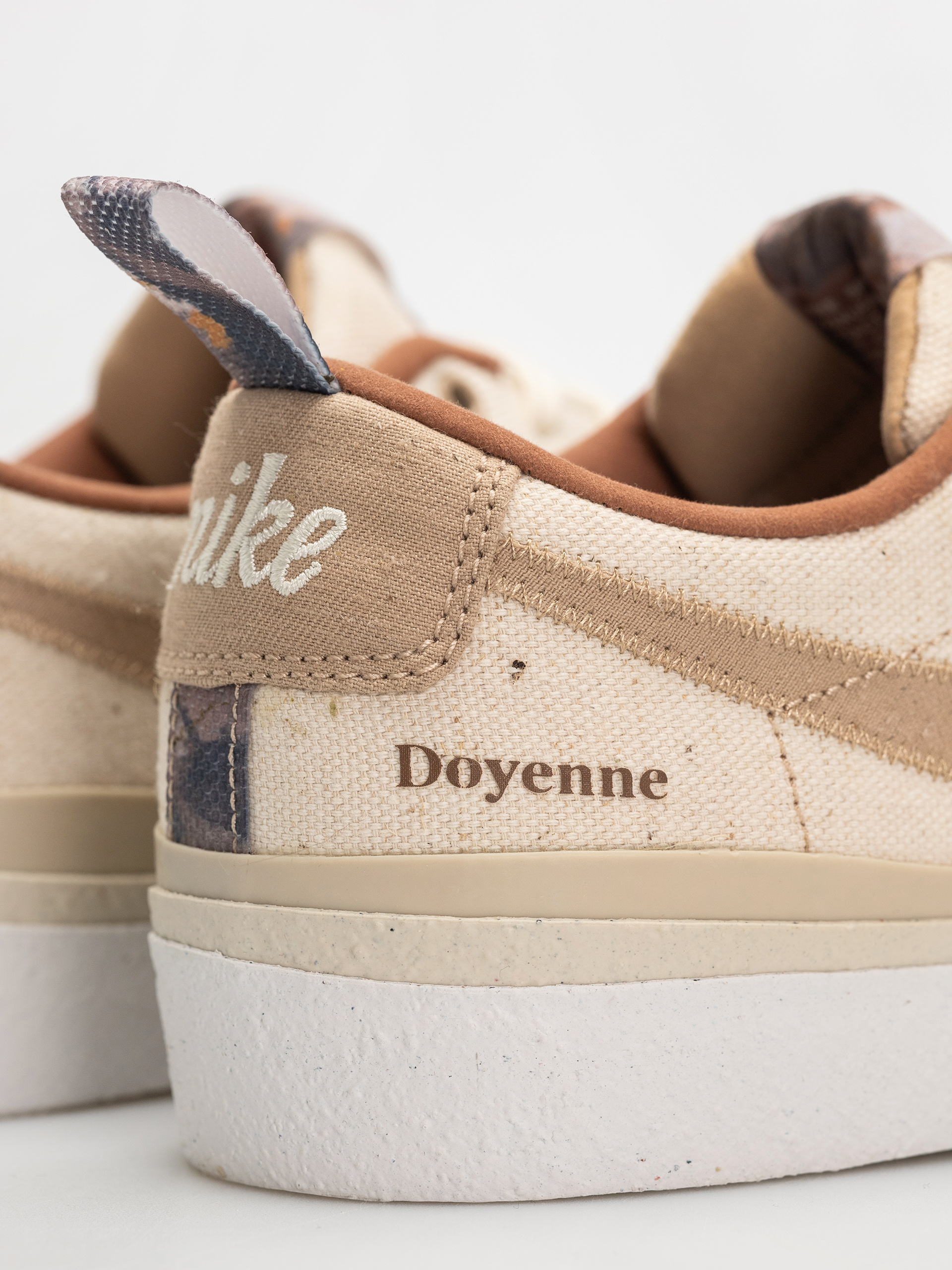 Buty Nike SB Blazer Low X Doyenne (coconut milk/rattan limestone rattan)