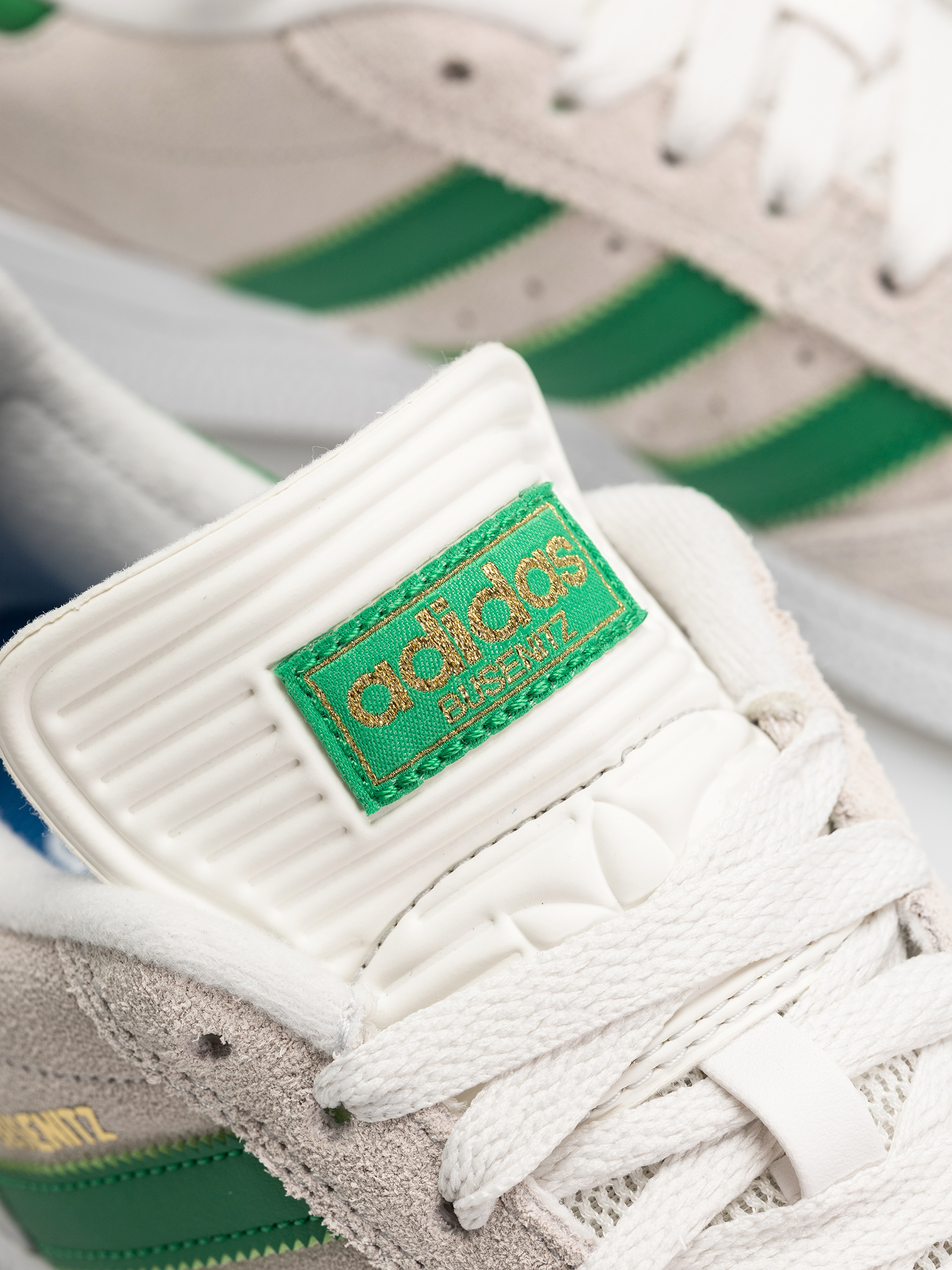 Buty adidas Busenitz (crywht/crywht/goldmt)
