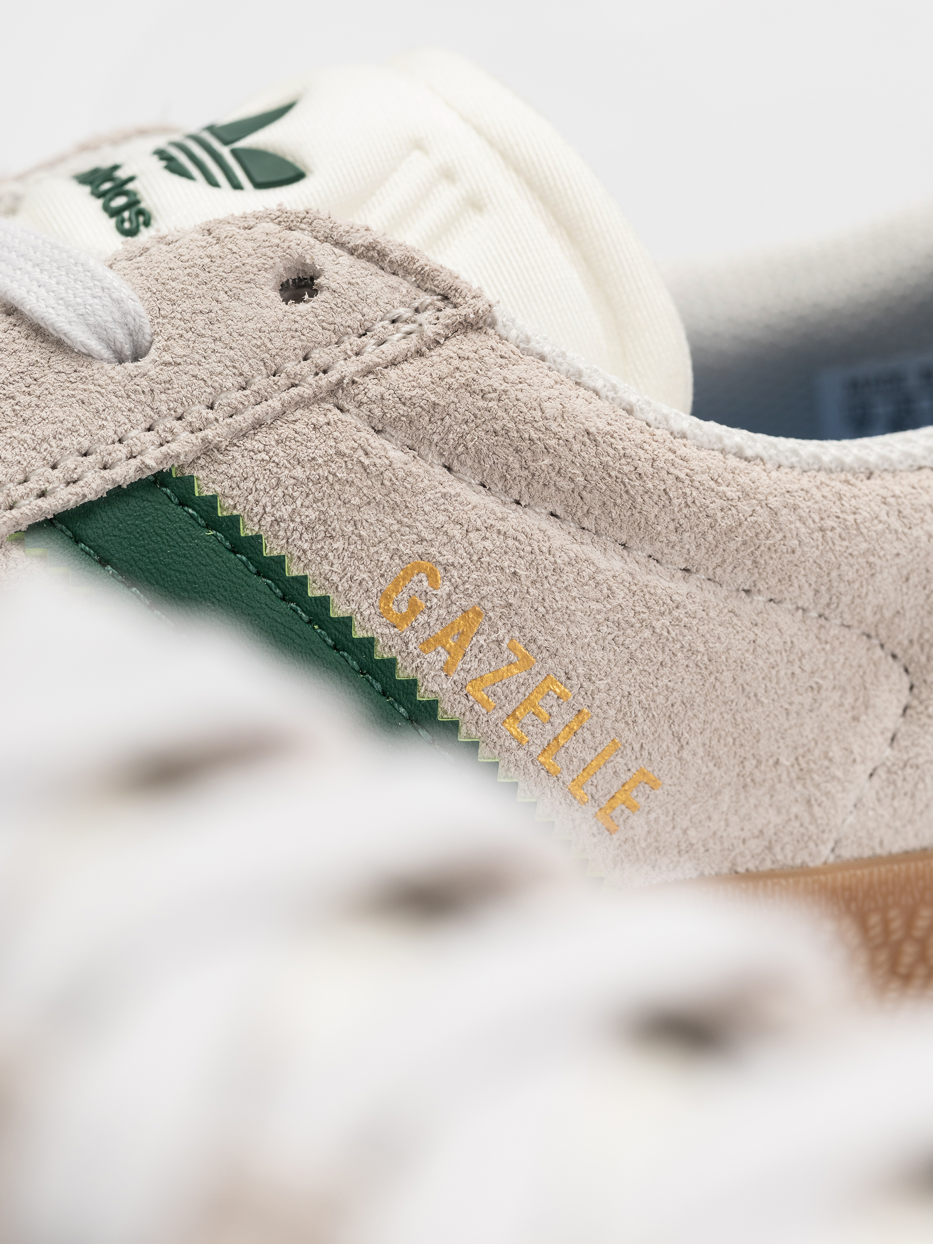 Buty adidas Gazelle ADV (crywht/crywht/gum4)