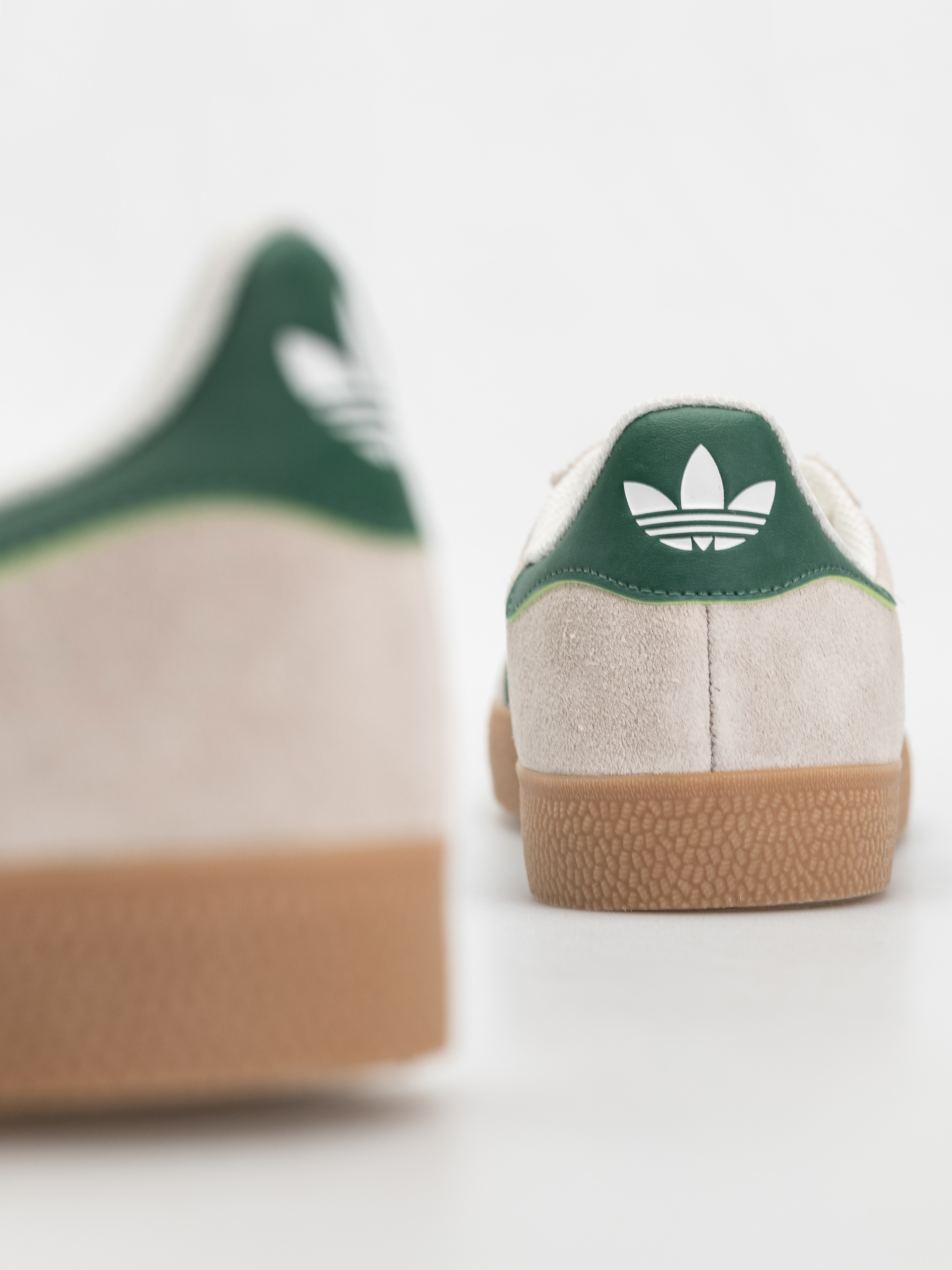 Buty adidas Gazelle ADV (crywht/crywht/gum4)