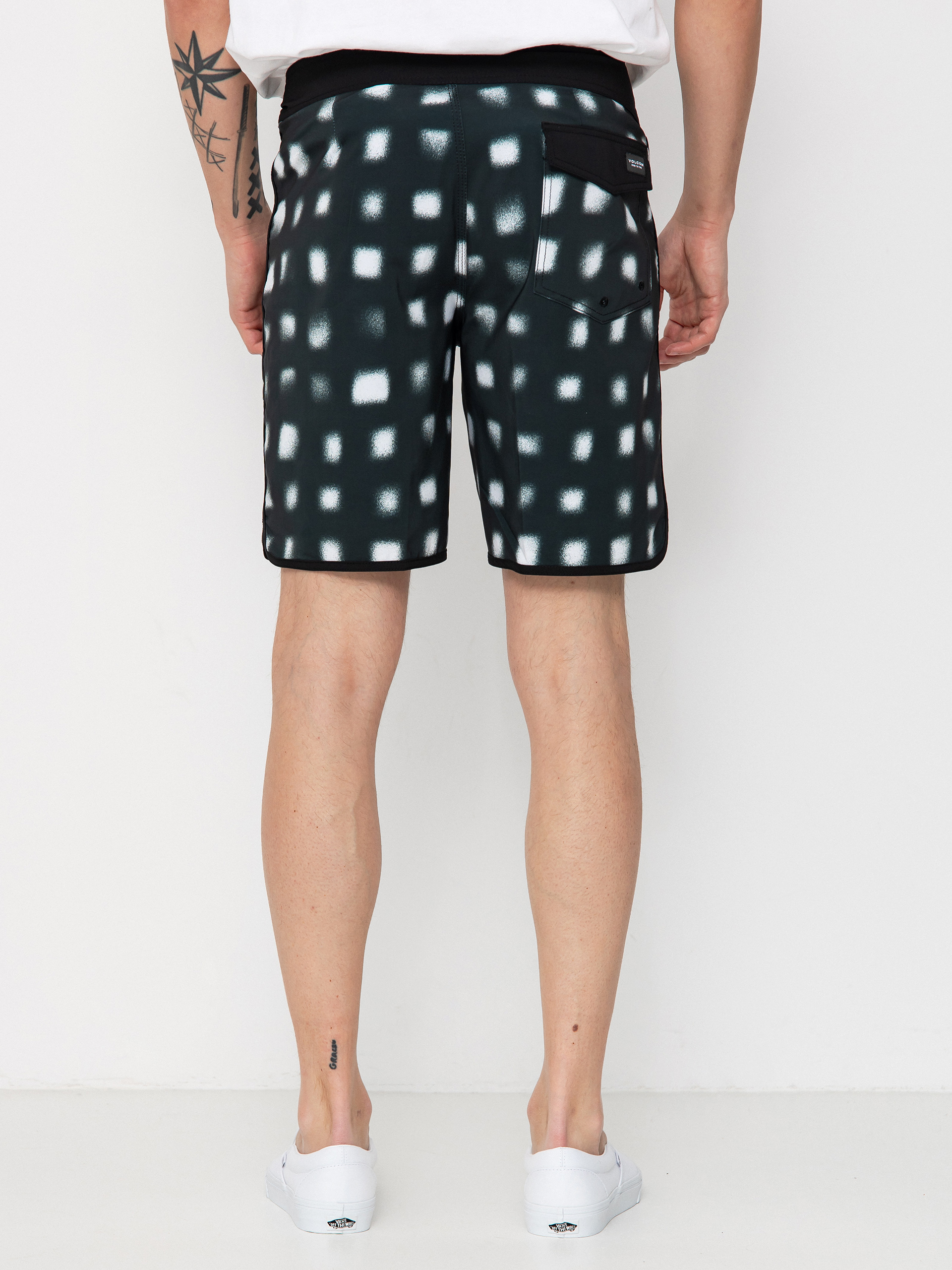 Boardshorty Volcom Infuse Scallop Mod 19 (black)