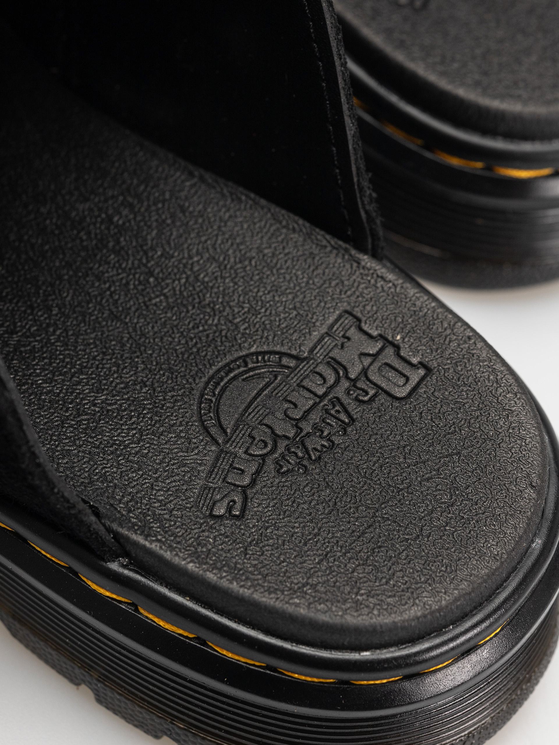 Buty Dr. Martens Brookline Mule (black bronx suede)