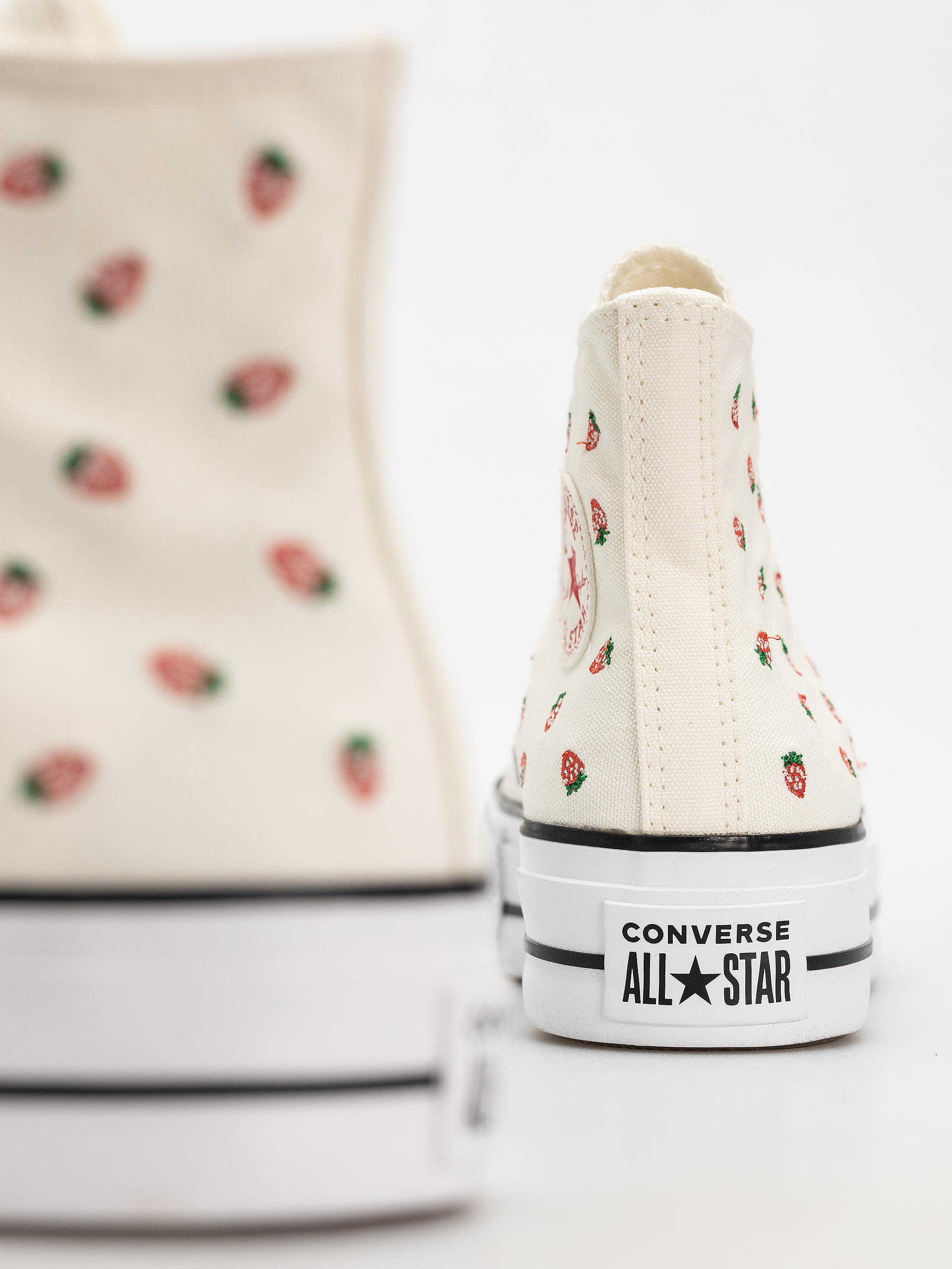 Trampki Converse Chuck Taylor All Star Lift Hi Wmn (egret/soft red/white)