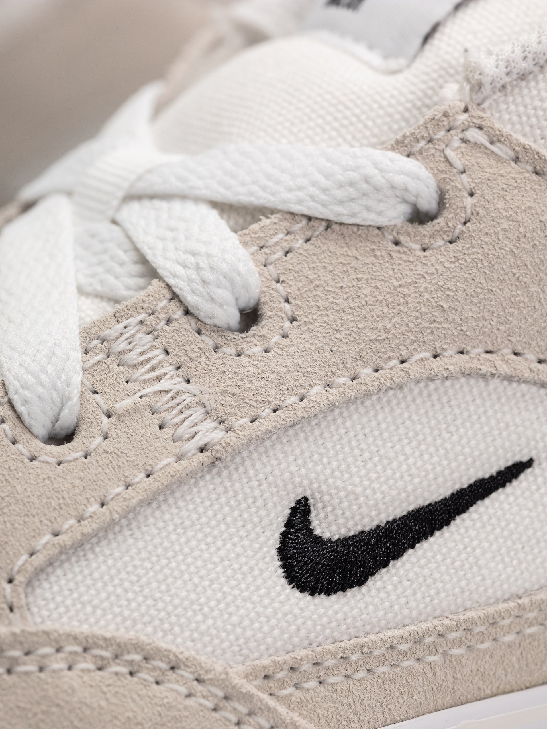 Buty Nike SB Malor JR (white/black summit white gum light brown)