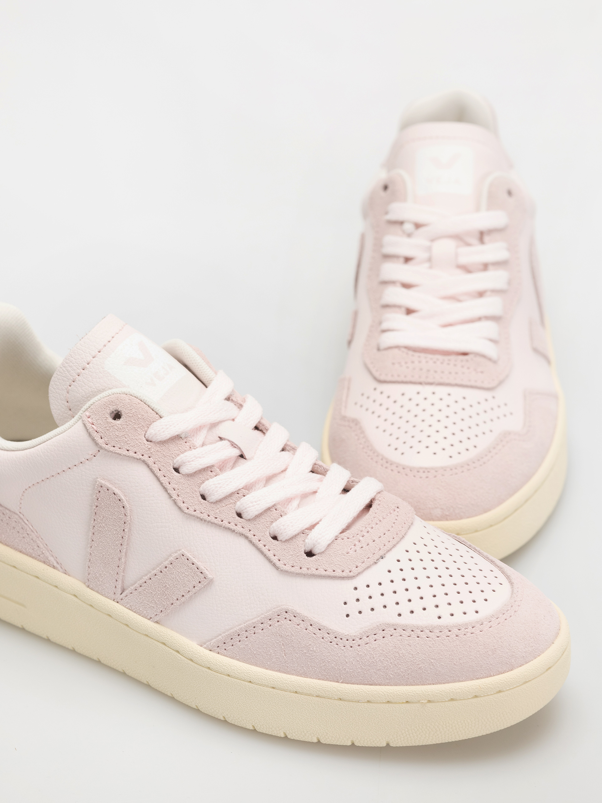 Buty Veja V-90 Wmn (lassi petale)