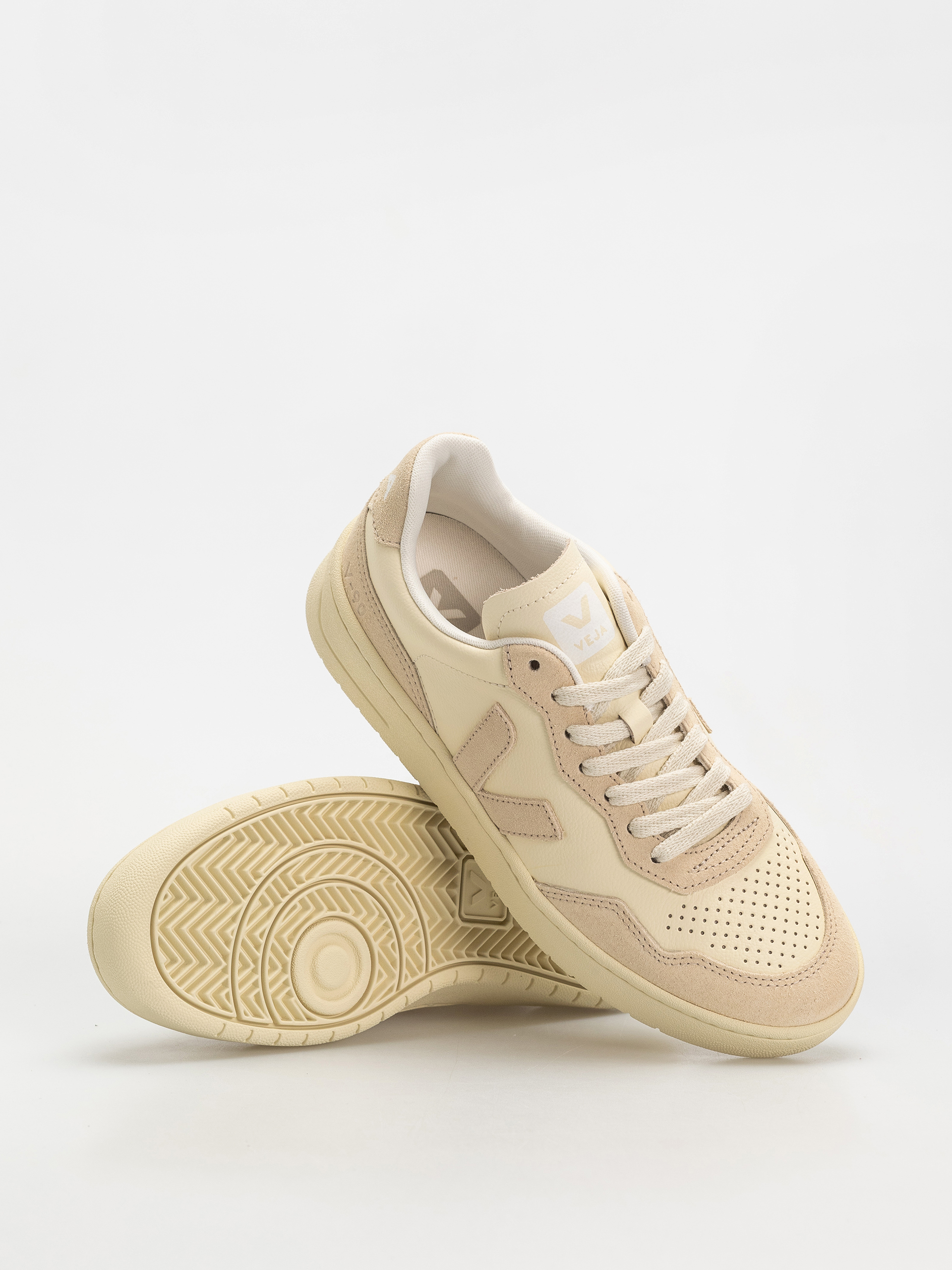 Buty Veja V-90 Wmn (cashew oat)