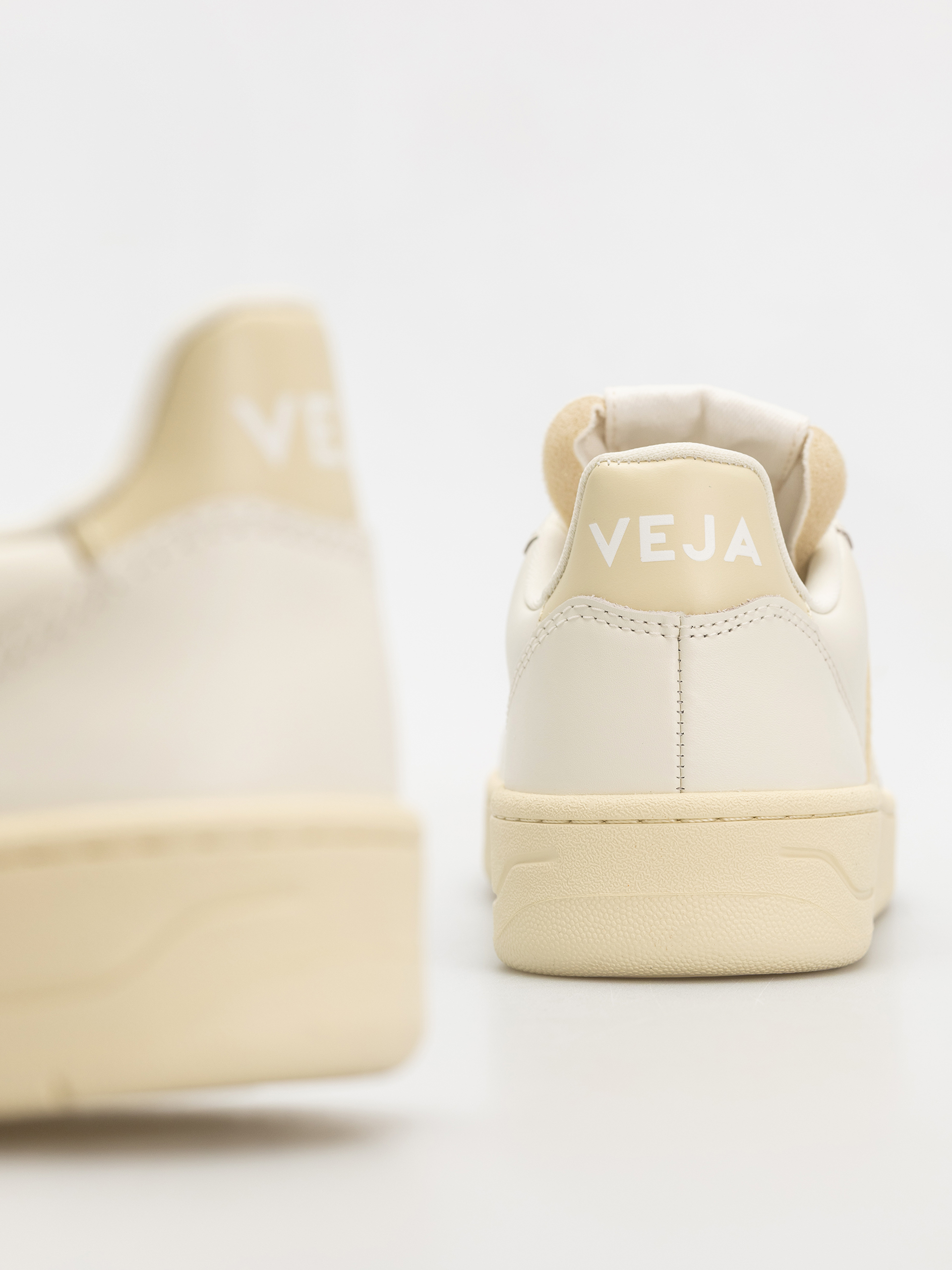 Buty Veja V-10 Wmn (pure calcaire)