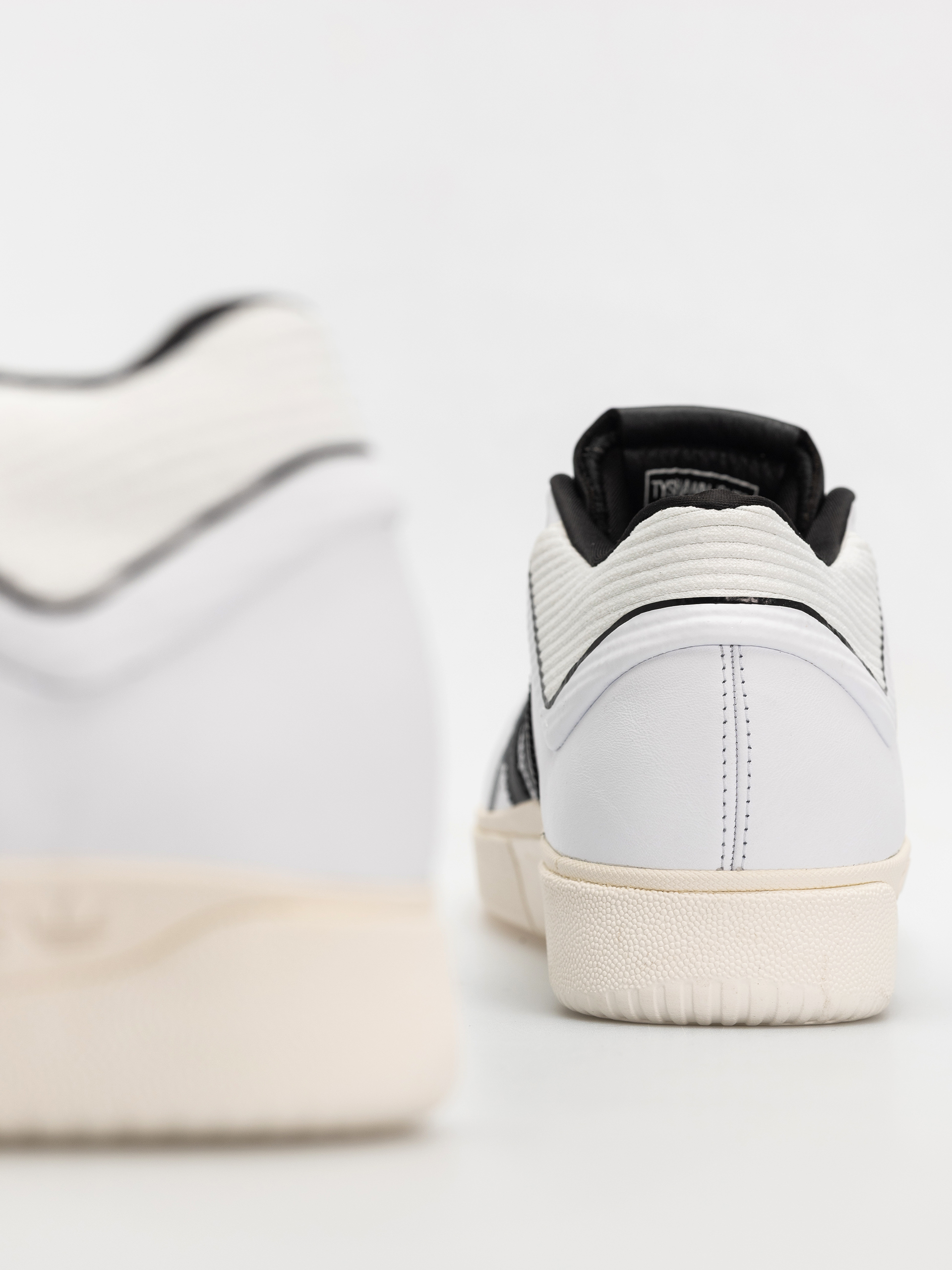 Buty adidas Tyshawn (ftwwht/cblack/ftwwht)