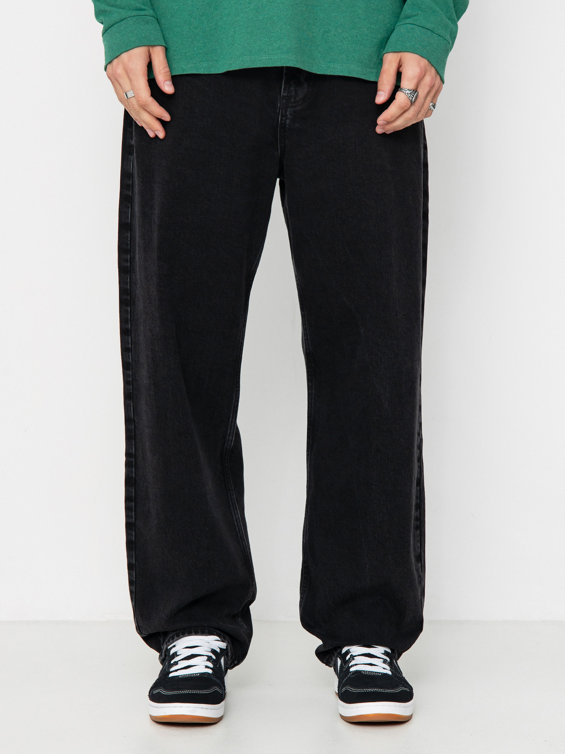 Spodnie Beyond Medals Loose Jeans (black)