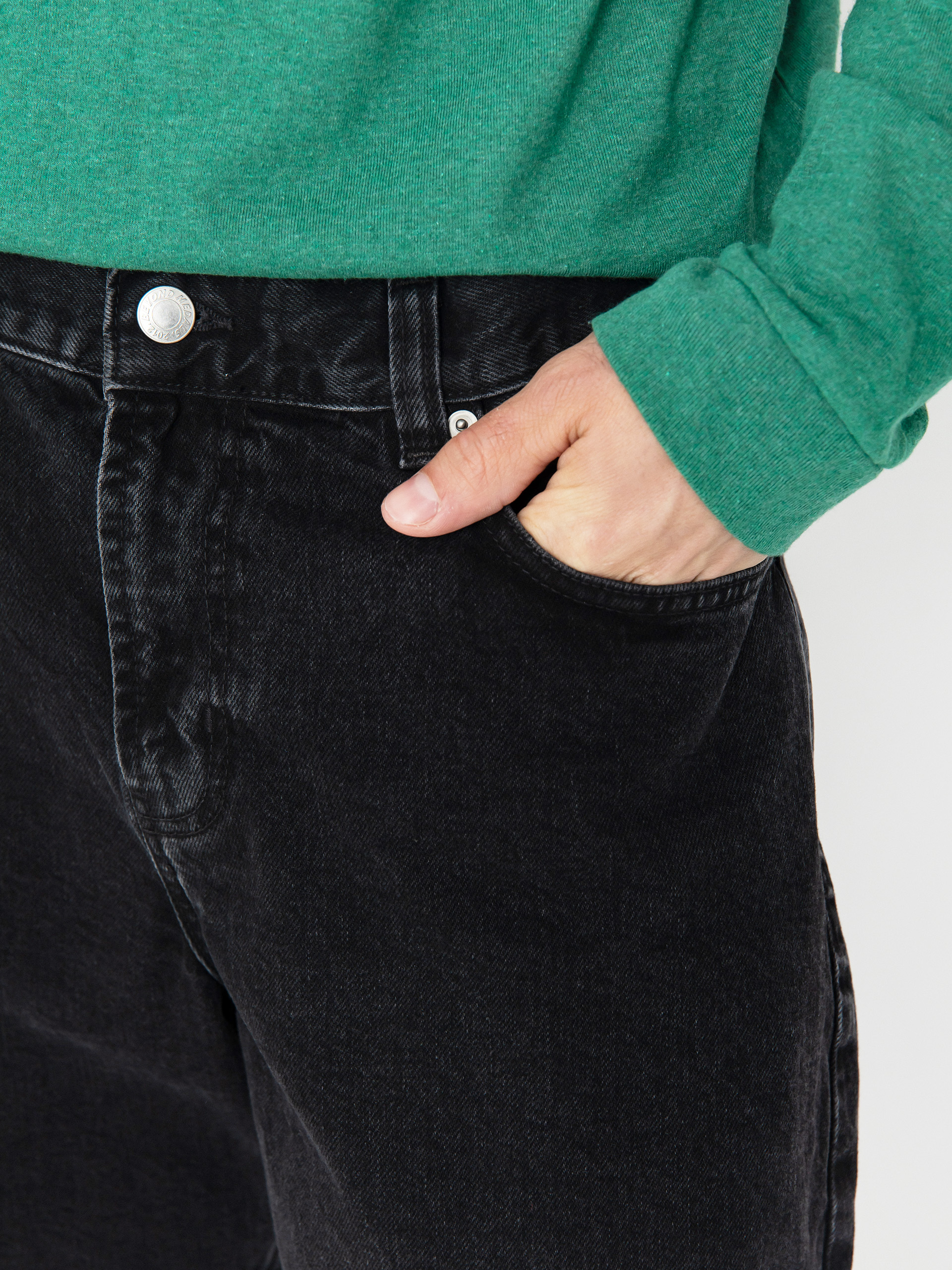 Spodnie Beyond Medals Loose Jeans (black)