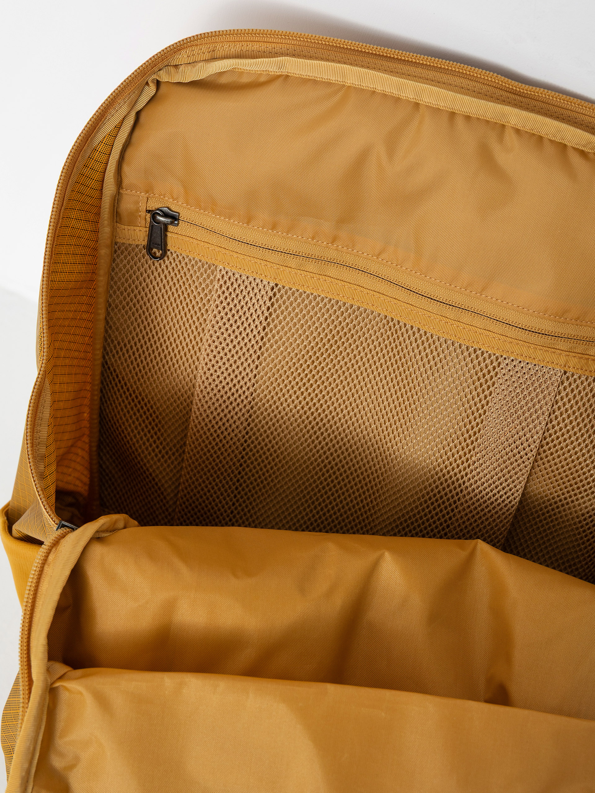 Plecak Patagonia Black Hole Pack 32L (pufferfish gold w/beeswax tan)
